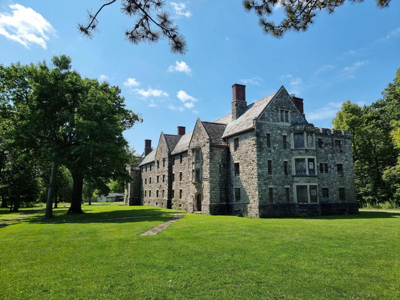 Deveaux Woods State Park Niagara Falls, NY EV Station