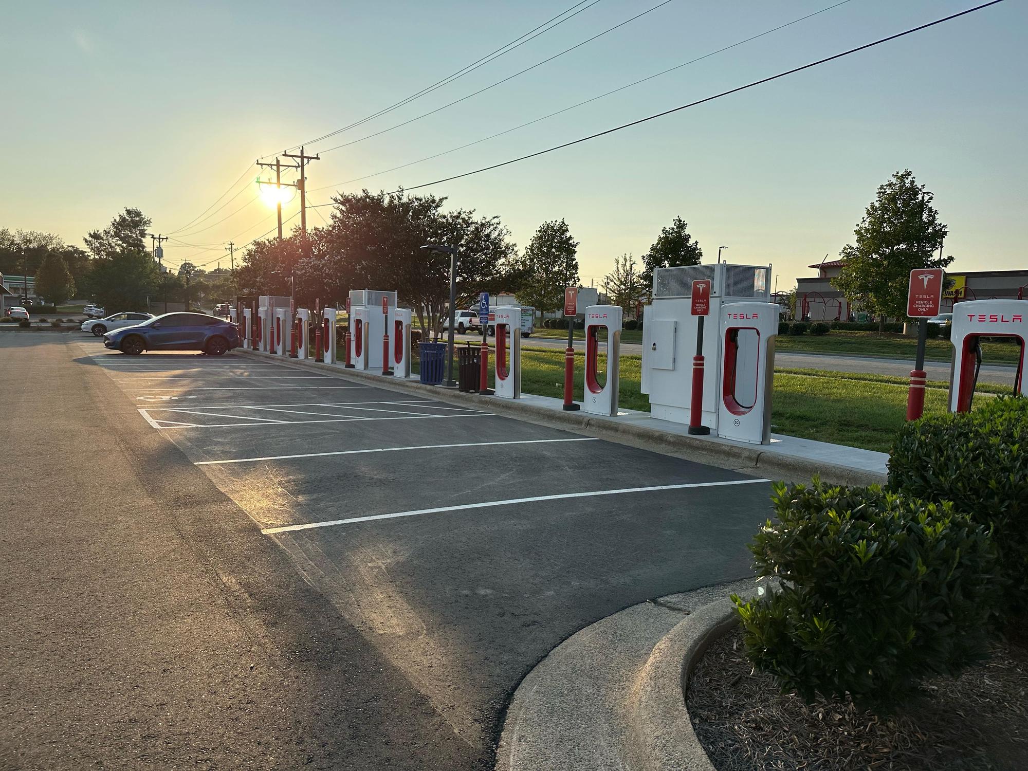 Lowes Foods of Clemmons Clemmons, NC EV Station