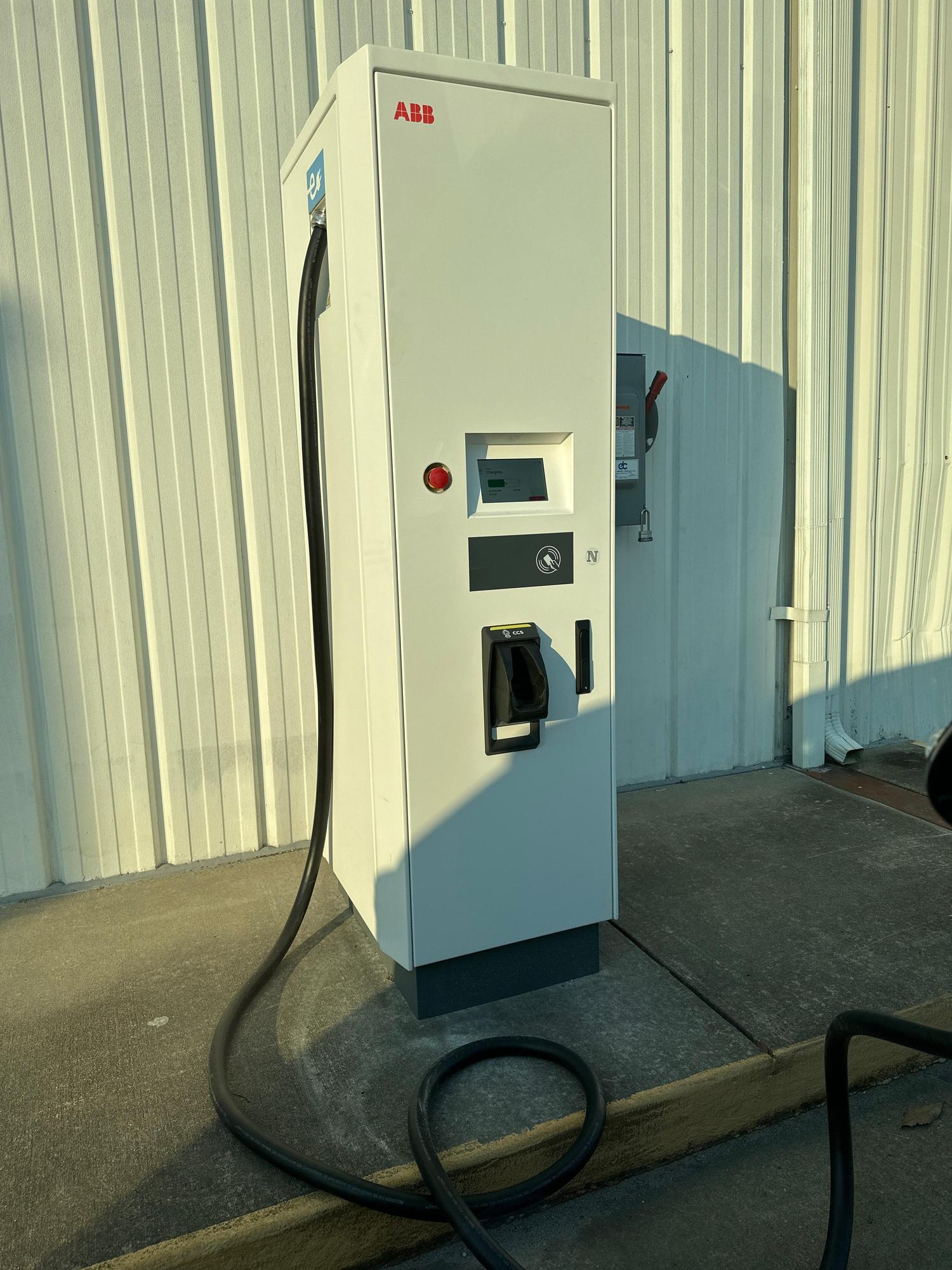 Dossett GMC Cadillac Hattiesburg, MS EV Station