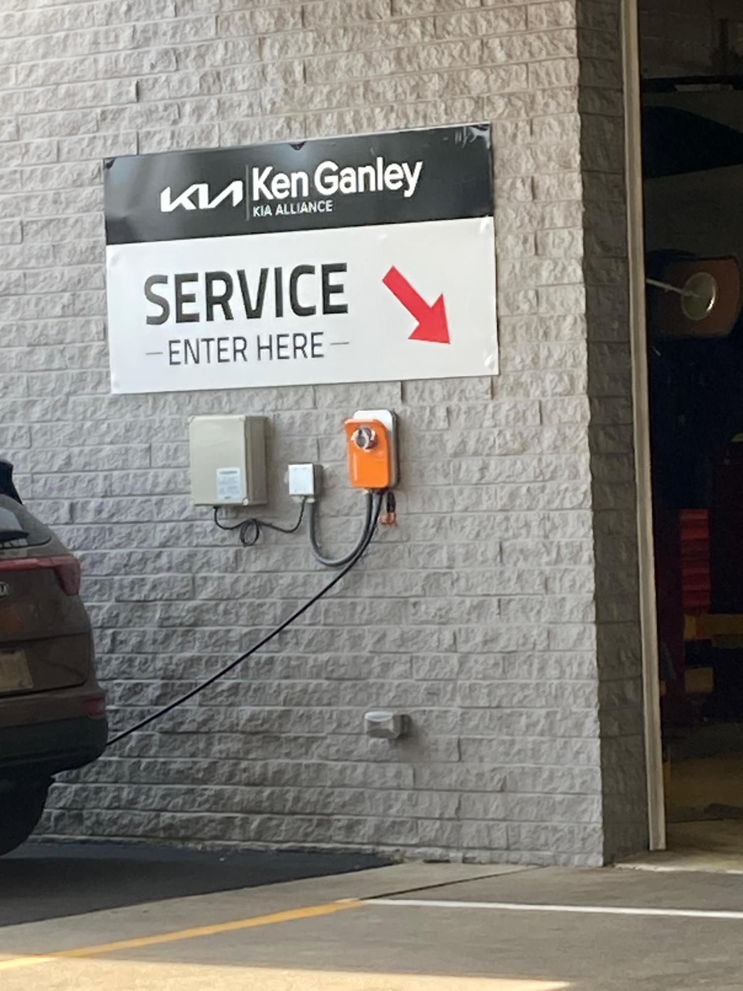 Ken Ganley Kia Commercial Actress - h3qpczr