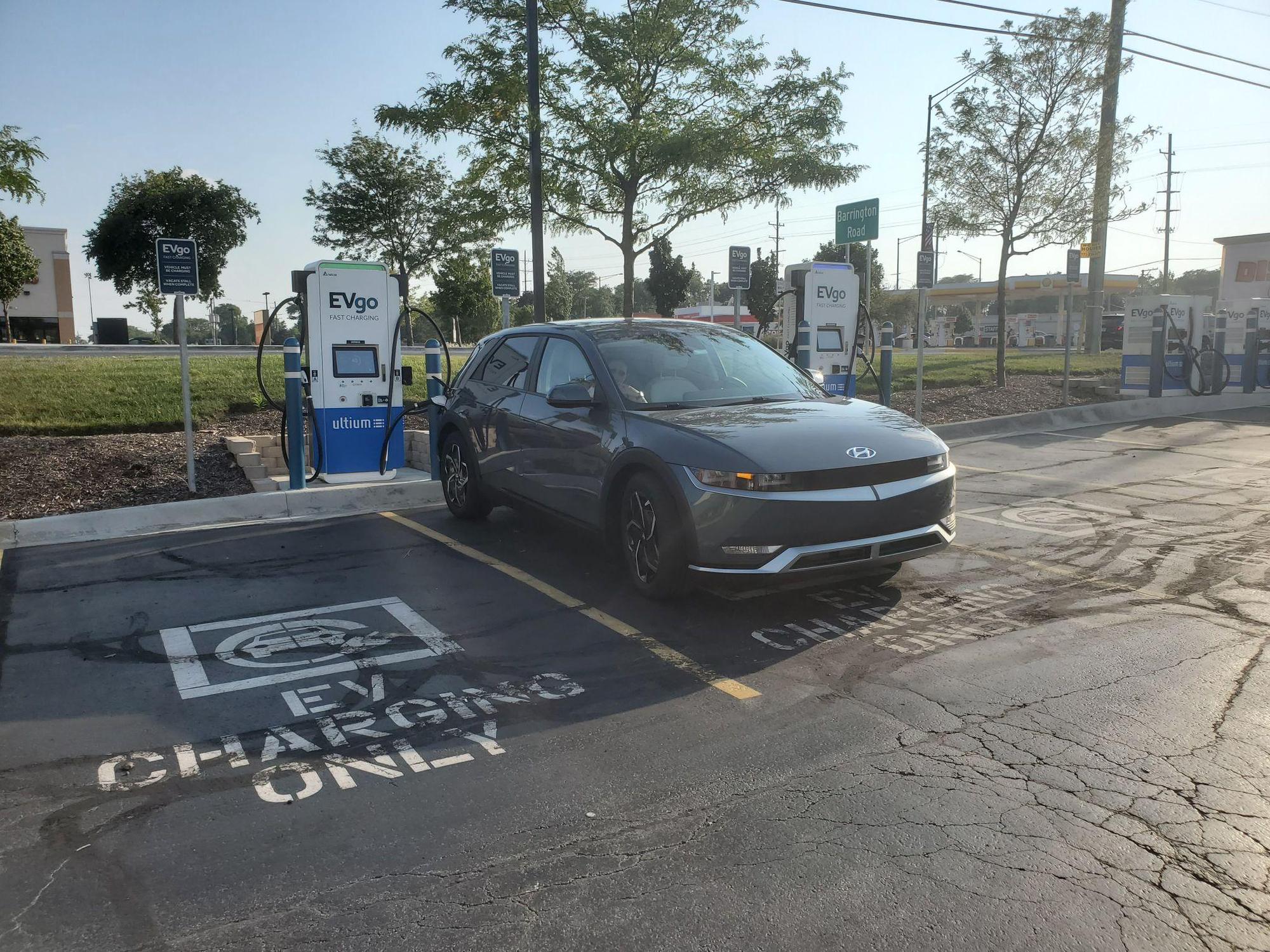 Discount Tire Hanover Park Hanover Park, IL EV Station