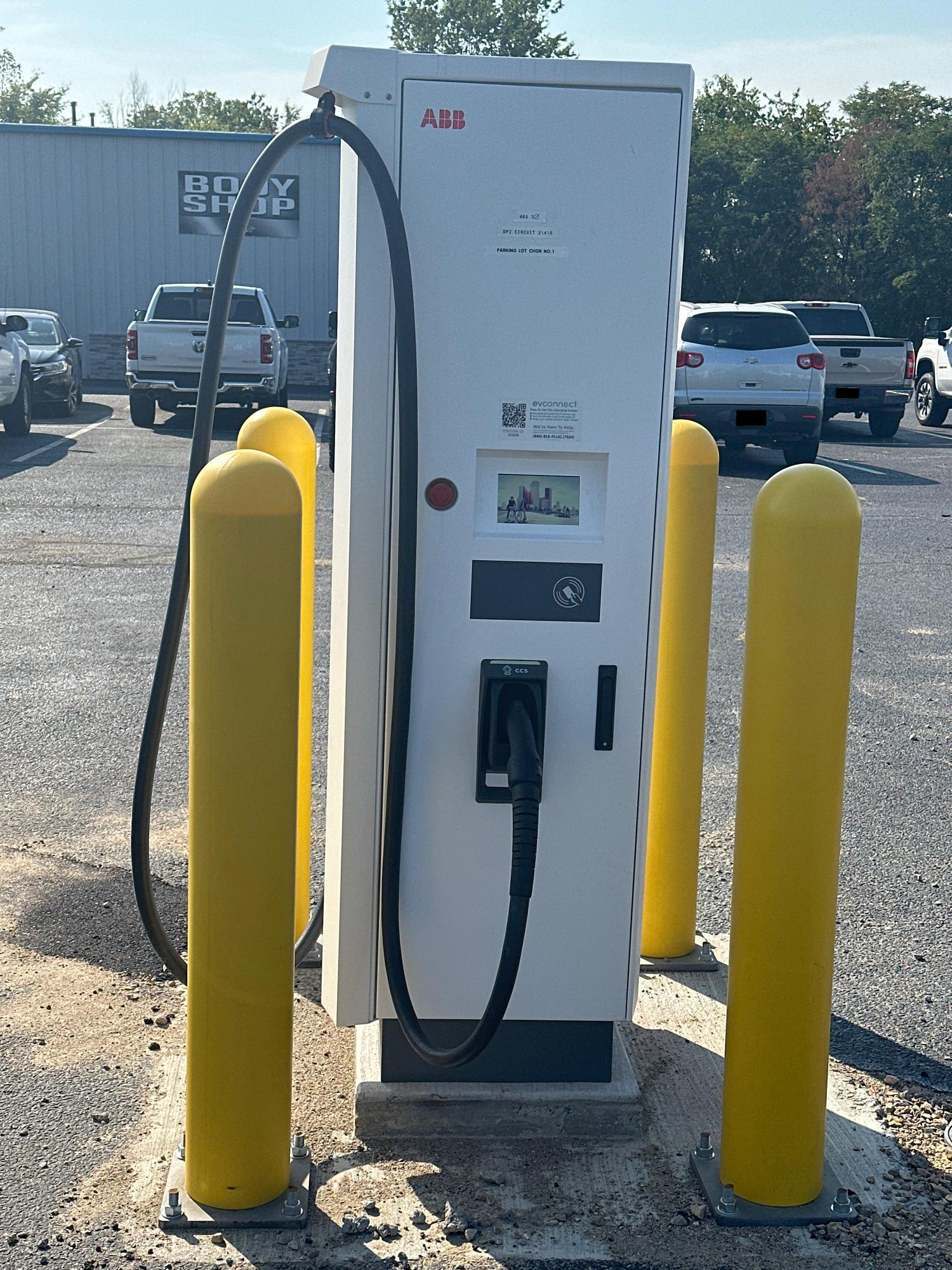 Baldwin Chevrolet Cadillac Poplar Bluff, MO EV Station
