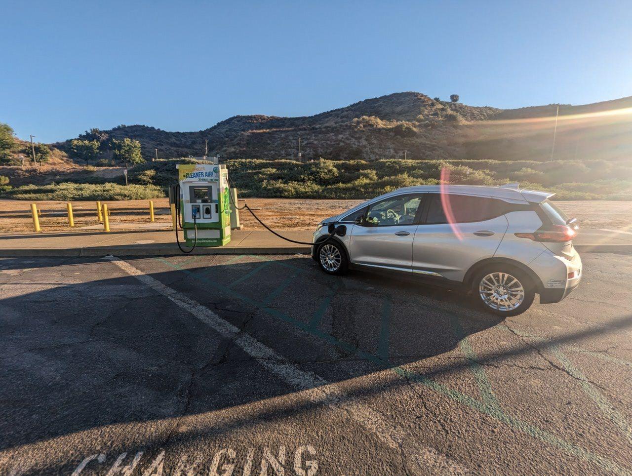 Santa Clarita Metrolink Station Santa Clarita, CA EV Station
