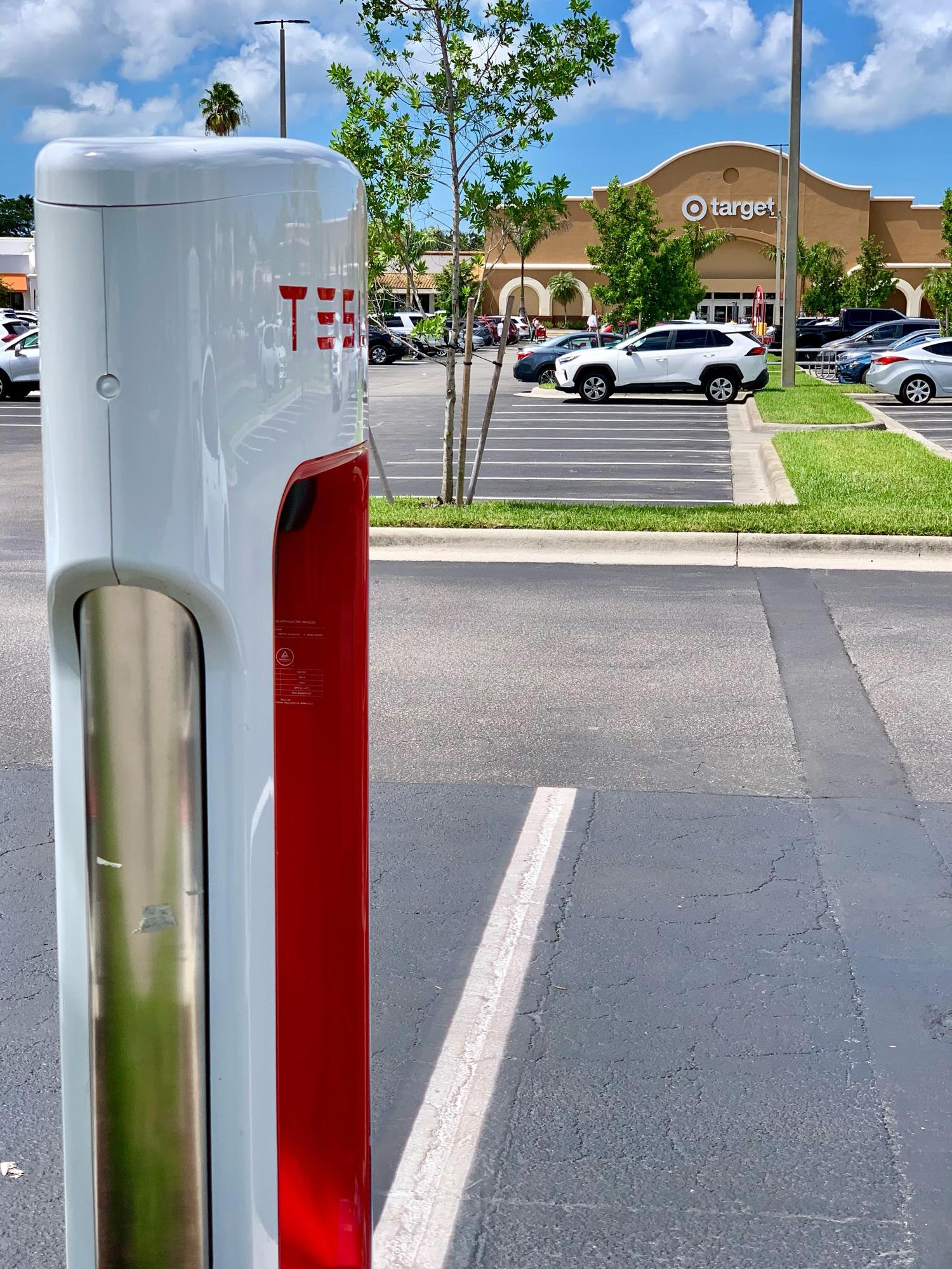 Pine Ridge Crossings (1) Naples, FL EV Station