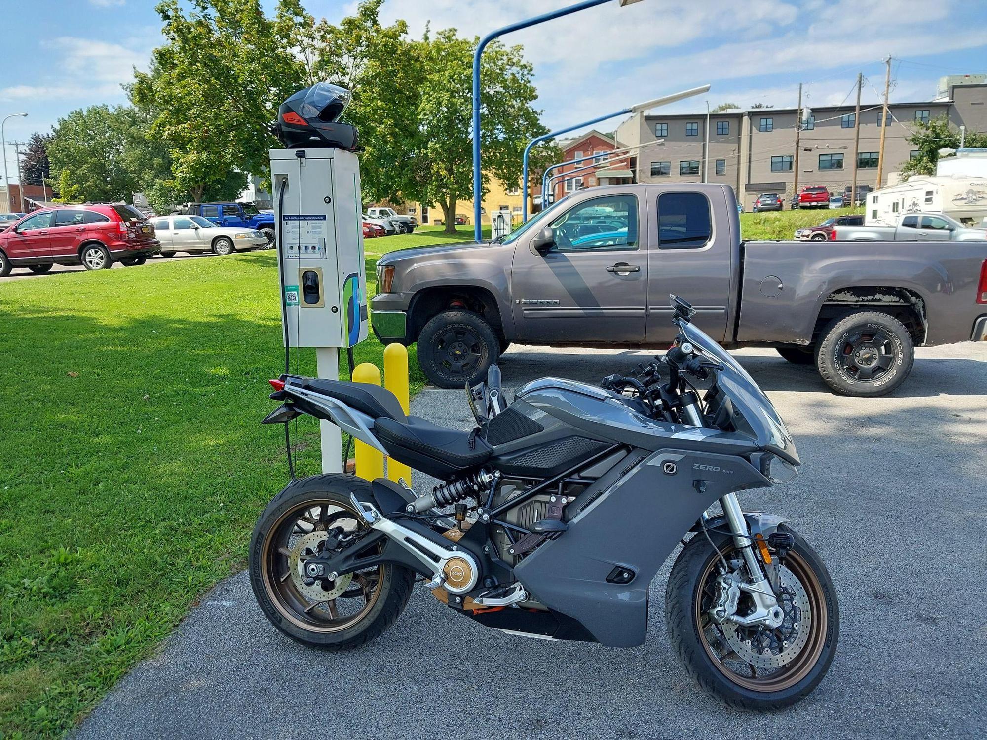 Hometown Auto Services Lyons, NY EV Station