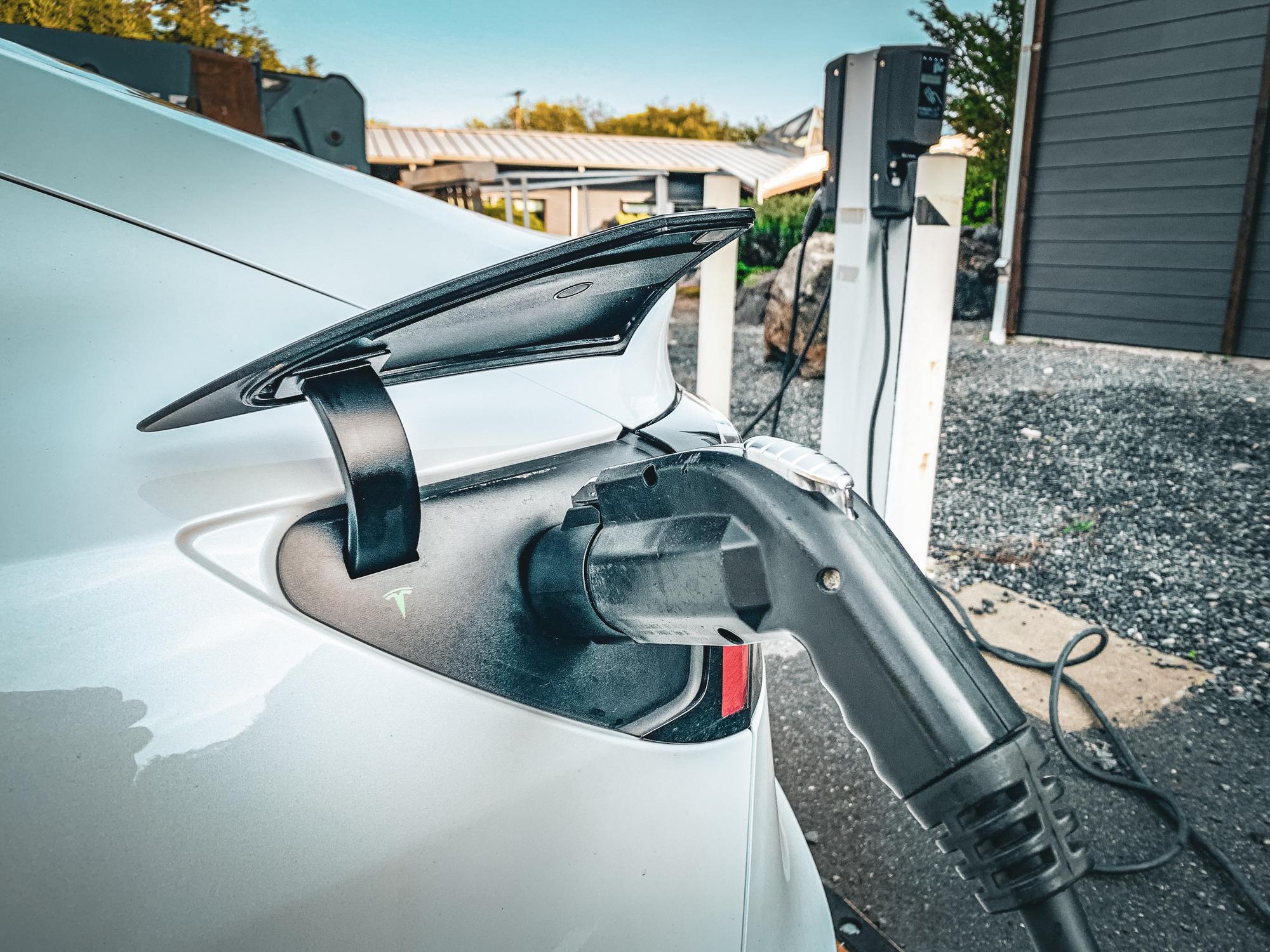 Ucluelet Community Centre Ucluelet, BC EV Station