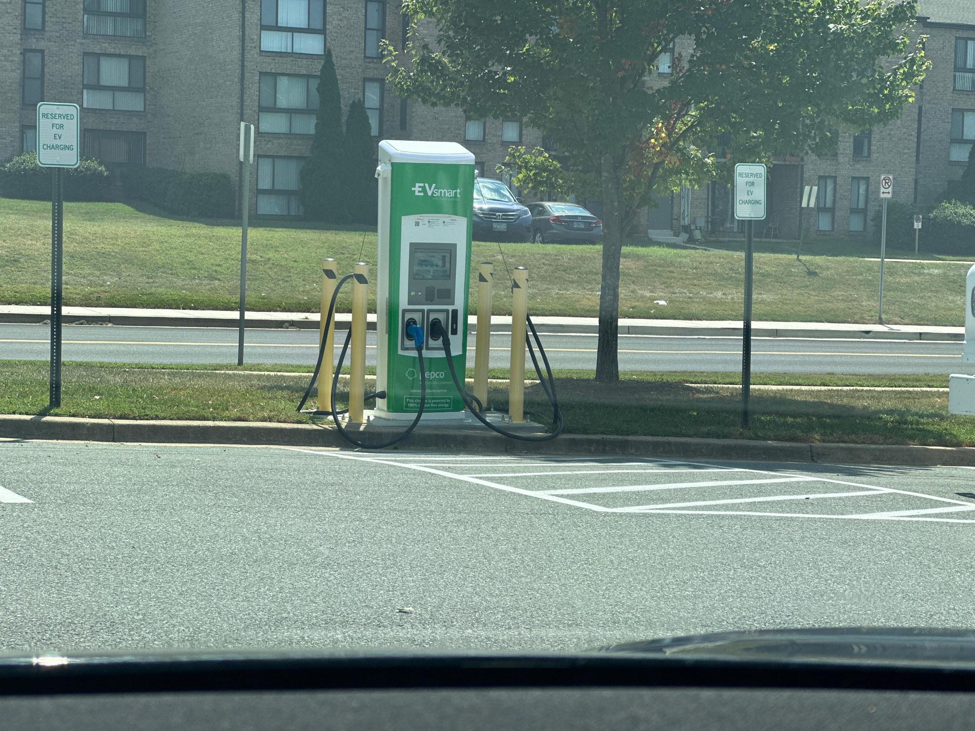 Gaithersburg FSO Park Lot Gaithersburg, MD EV Station