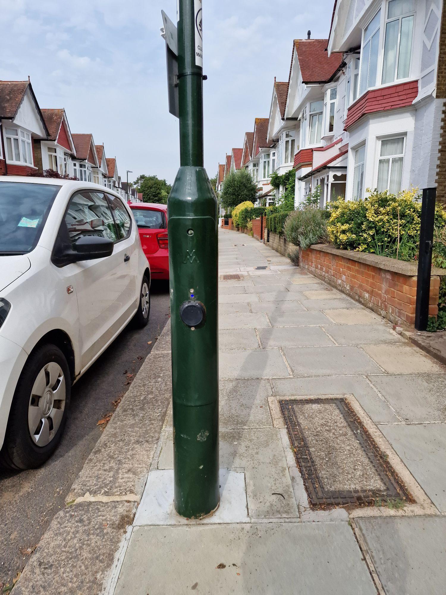 23 Old Deer Park Gardens Parking 23 Old Deer Park Gardens, London