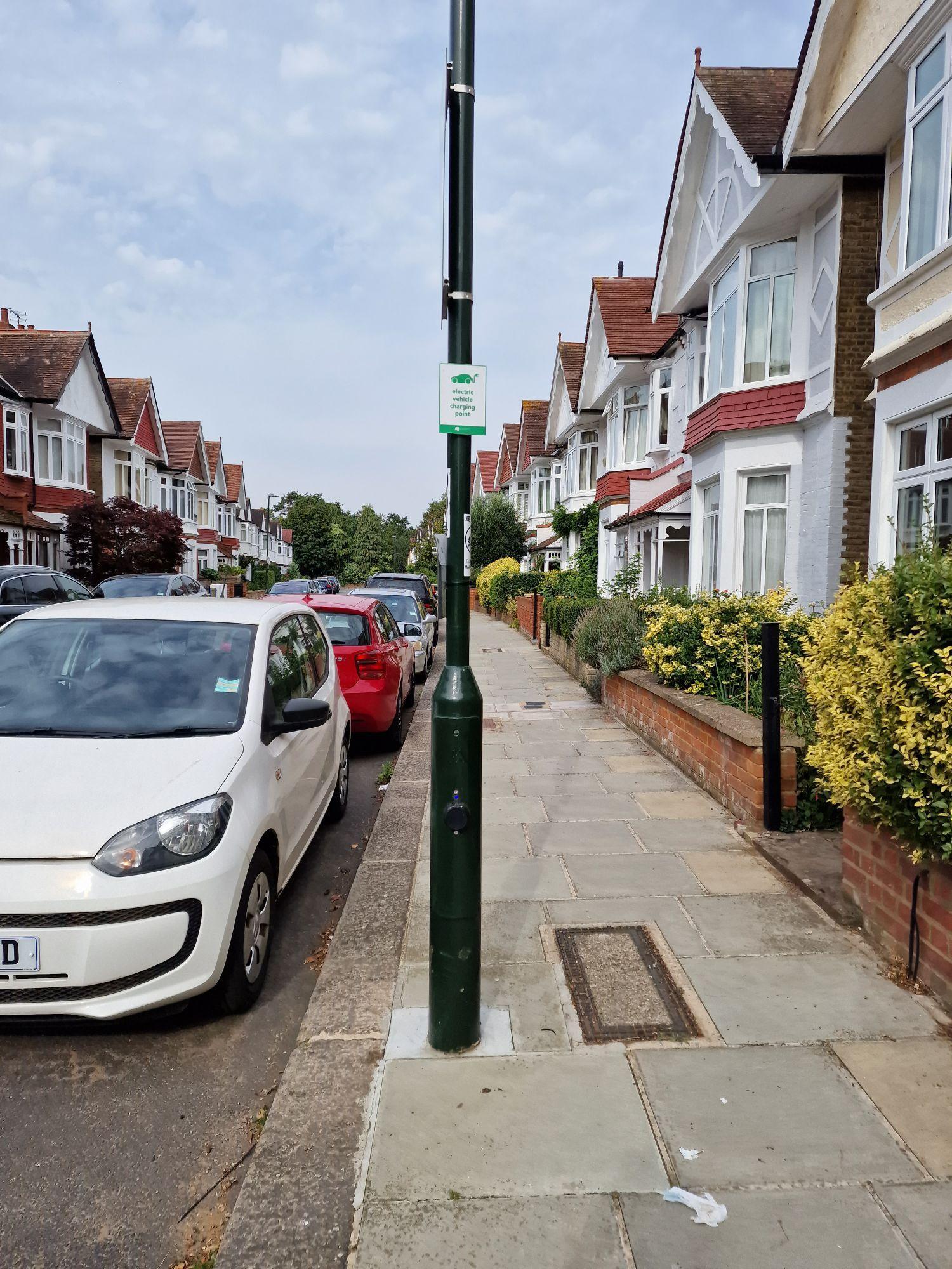 23 Old Deer Park Gardens Parking 23 Old Deer Park Gardens, London