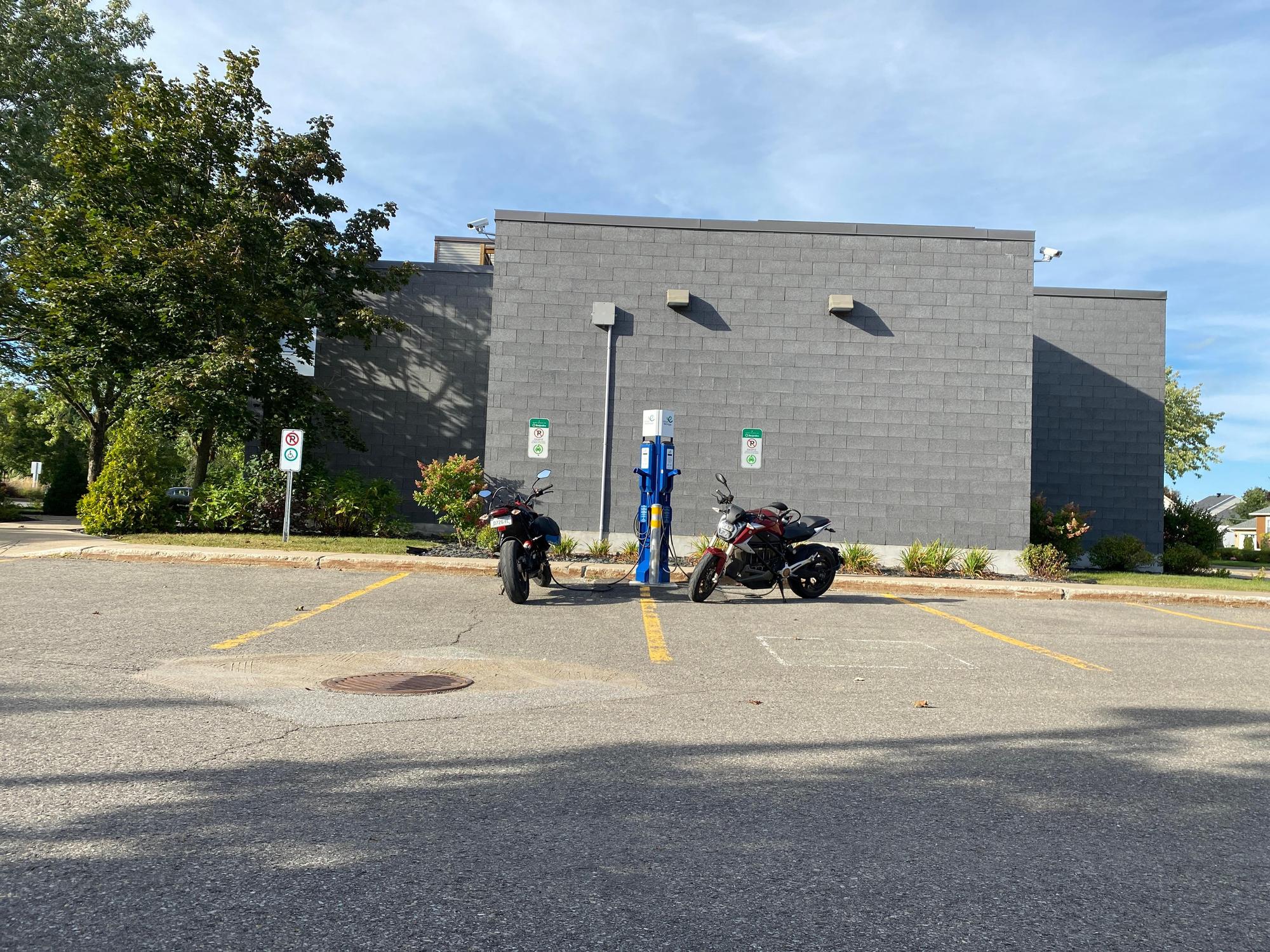 Saint Roch de L'Achigan SaintRochdel'Achigan, QC EV Station