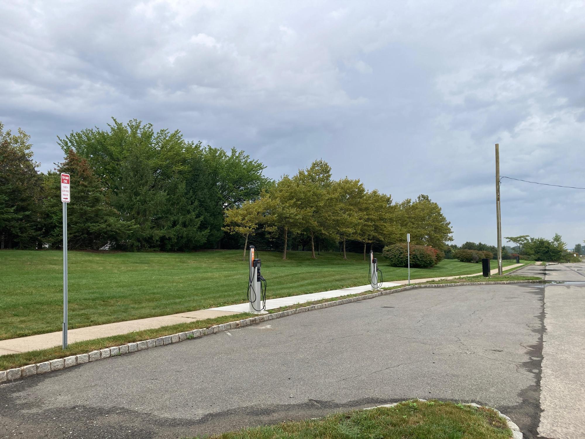 Kellogg St Parking Jersey City, NJ EV Station