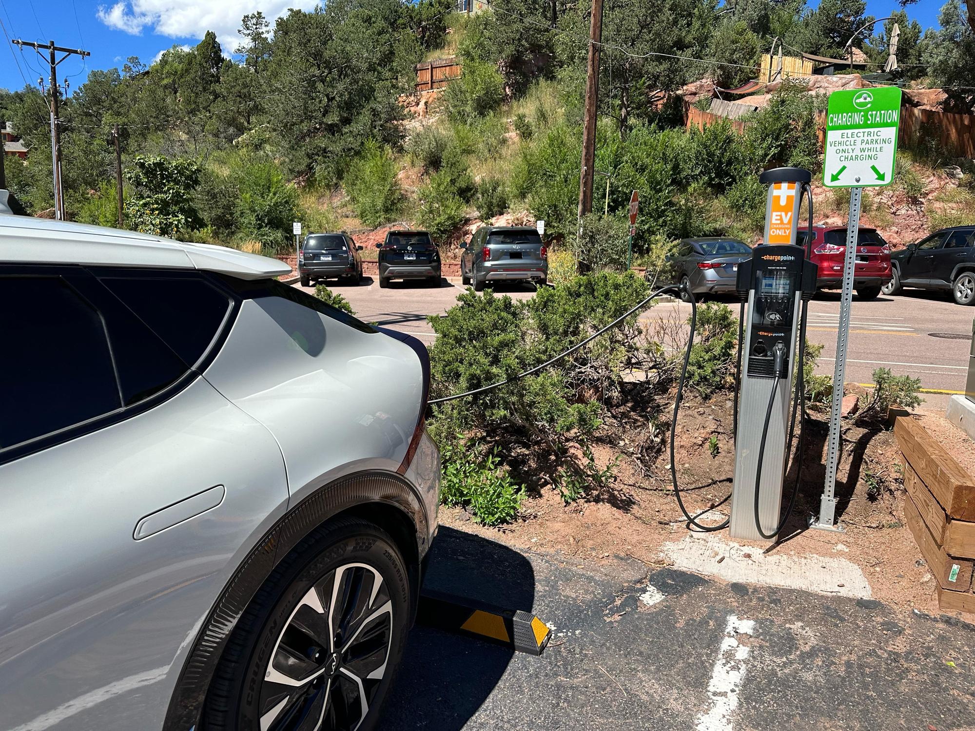 manitou-hiawatha-gardens-parking-shuttle-manitou-springs-co-ev