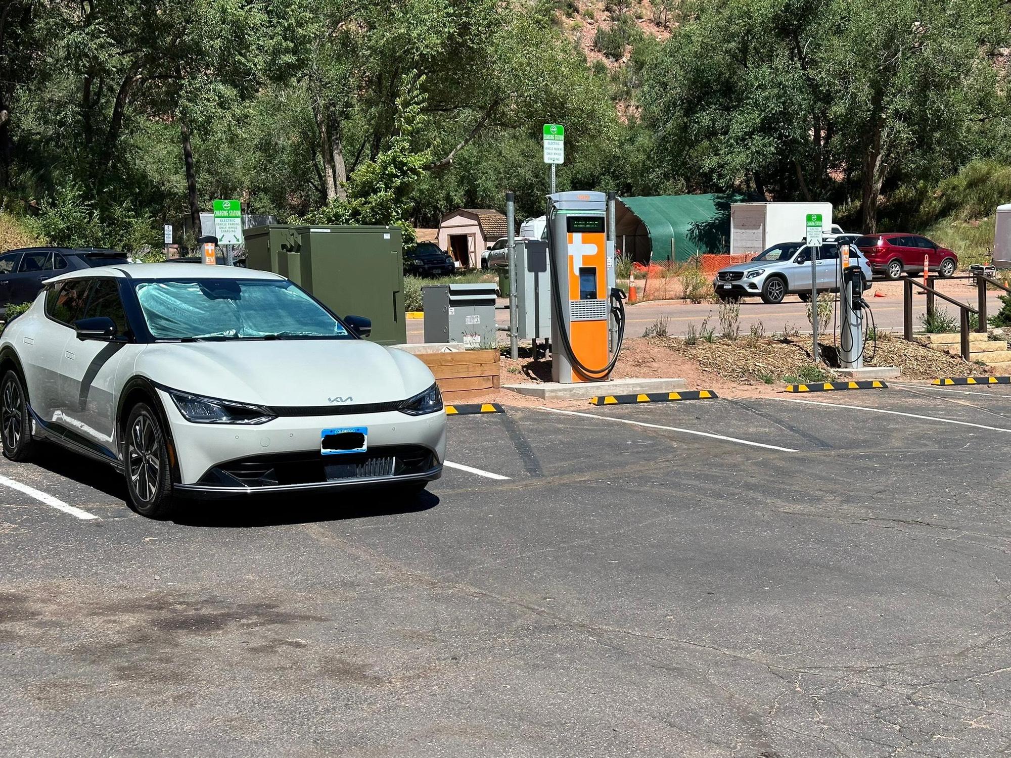 manitou-hiawatha-gardens-parking-shuttle-manitou-springs-co-ev
