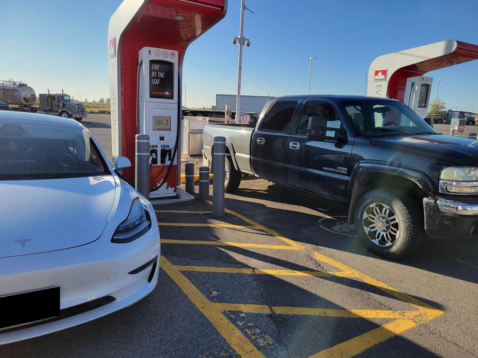 PetroCanada Aldersyde Aldersyde, AB EV Station