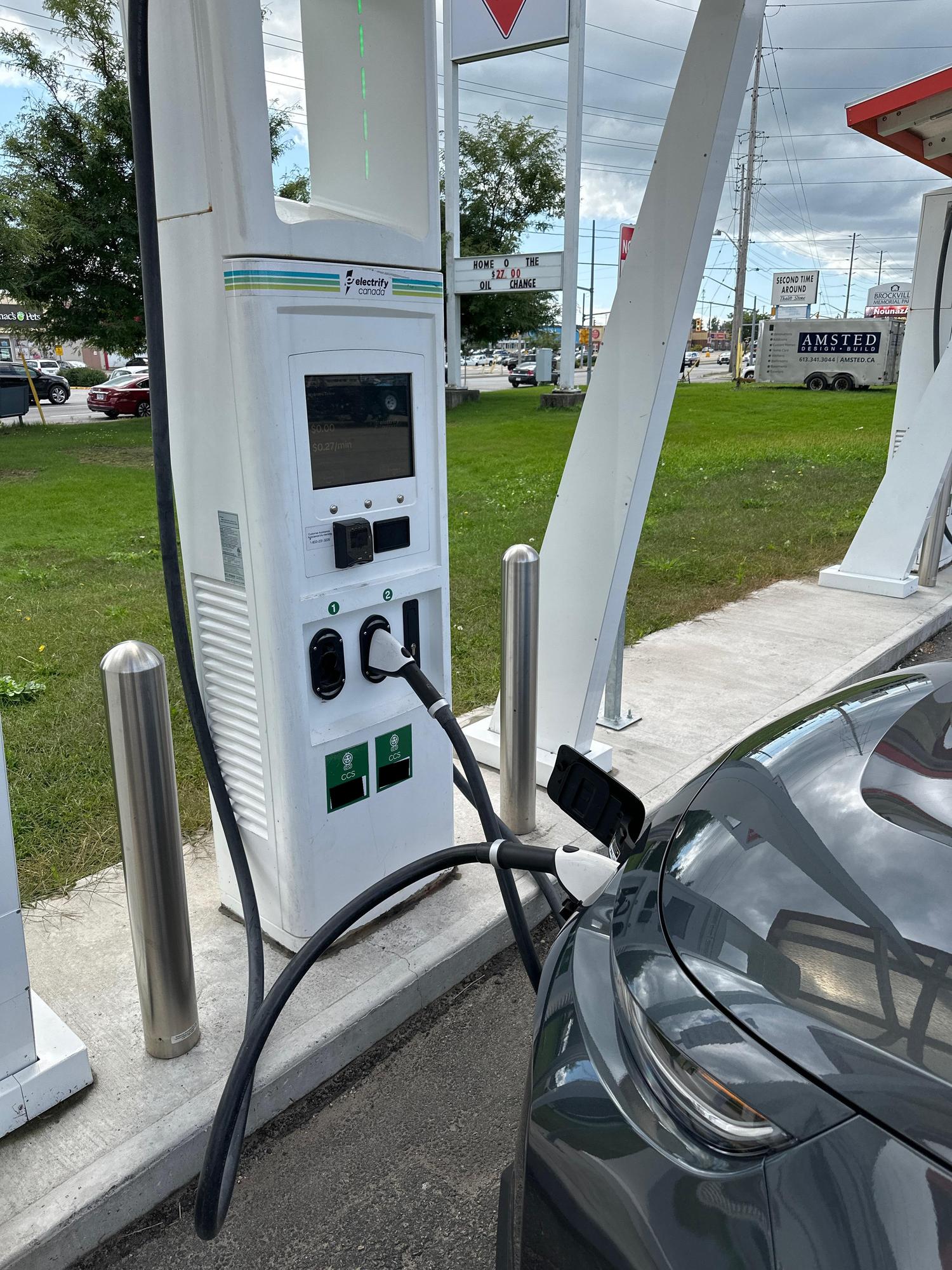 Canadian Tire Brockville Brockville, ON EV Station