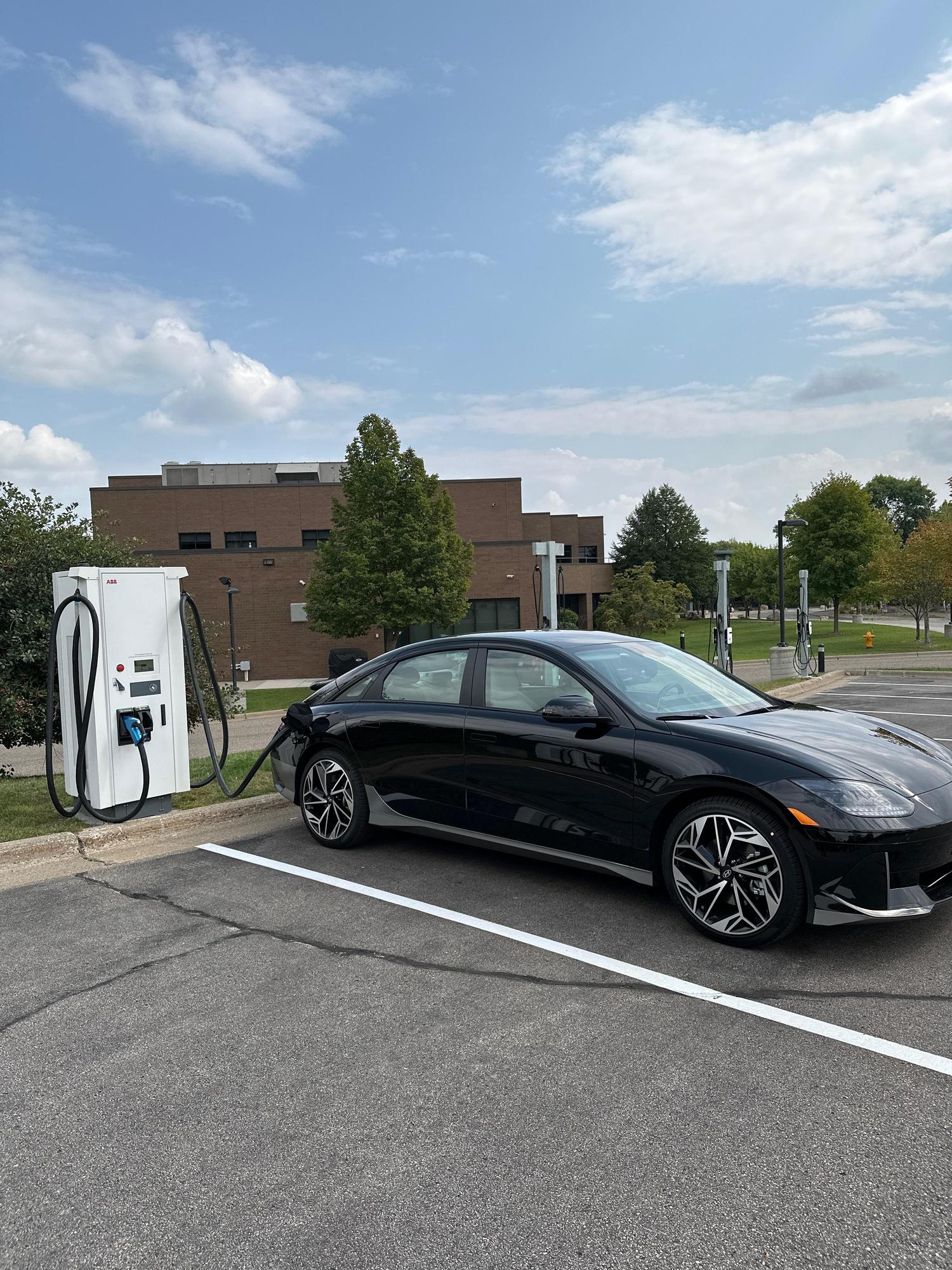 Plymouth City Hall Plymouth, MN EV Station