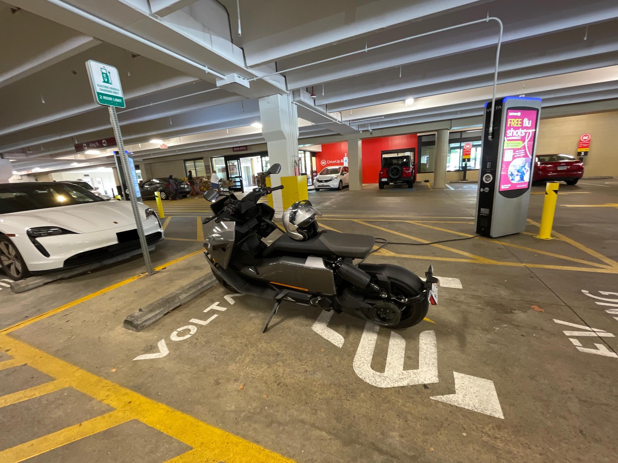 Safeway Alexandria, VA EV Station