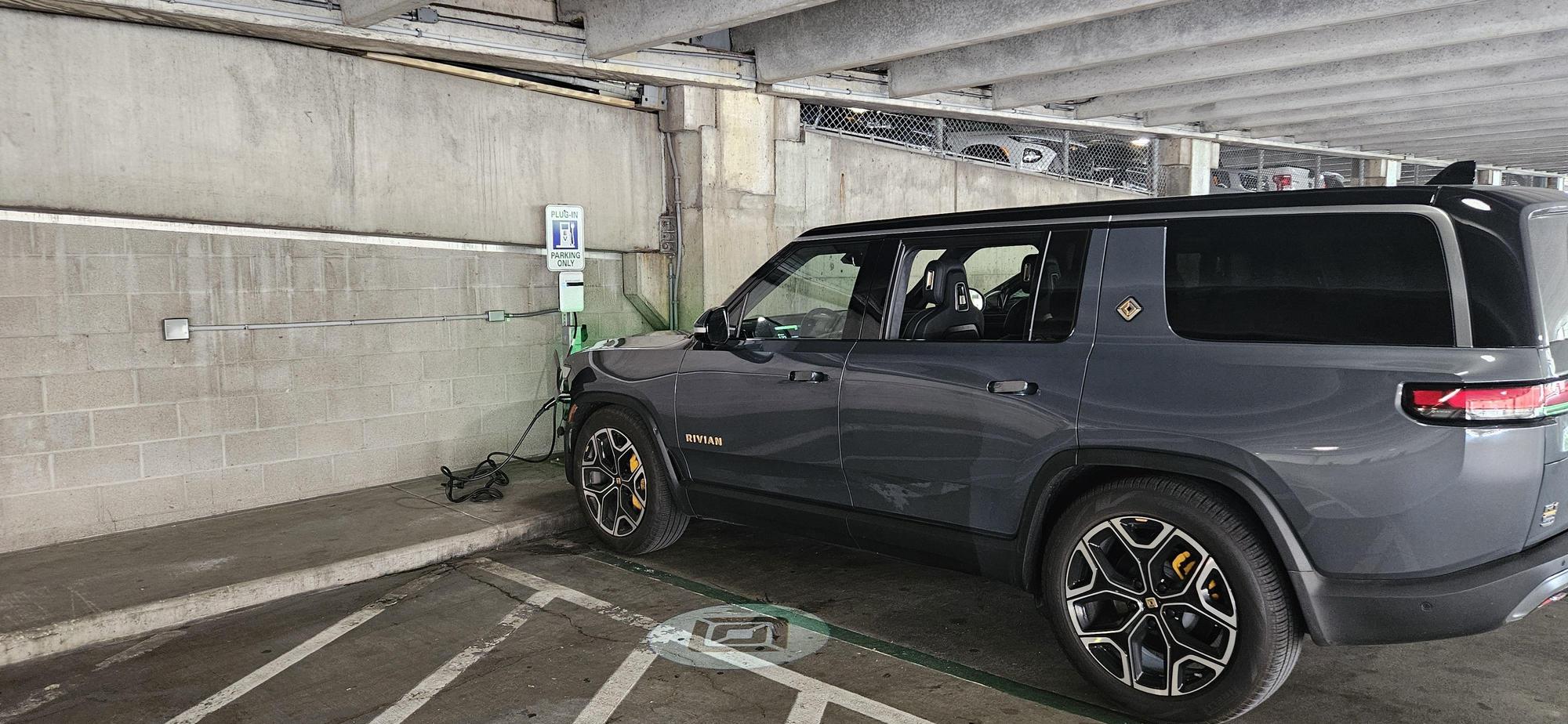 Grove Street Parking Garage East Lansing, MI EV Station