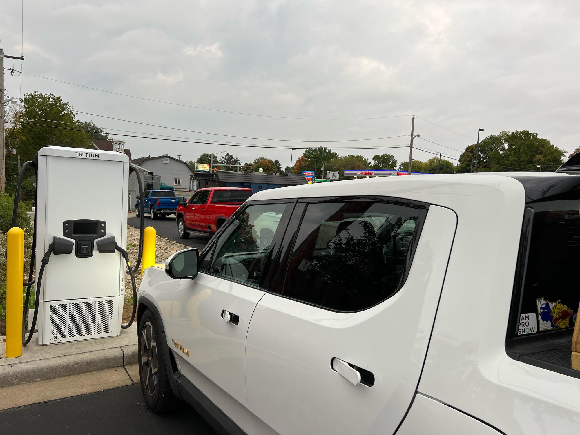 Quinn Motors of Ellsworth Chevrolet Buick GMC Ellsworth, WI EV Station