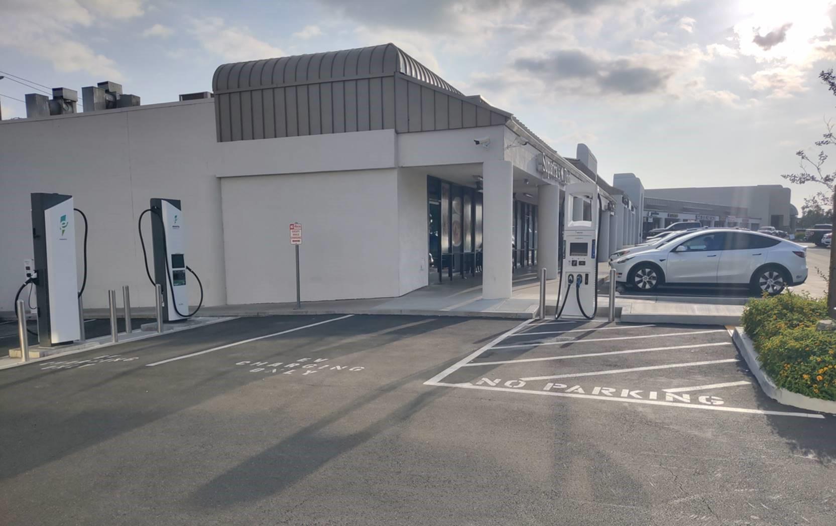 Yorba Canyon Center Yorba Linda, CA EV Station