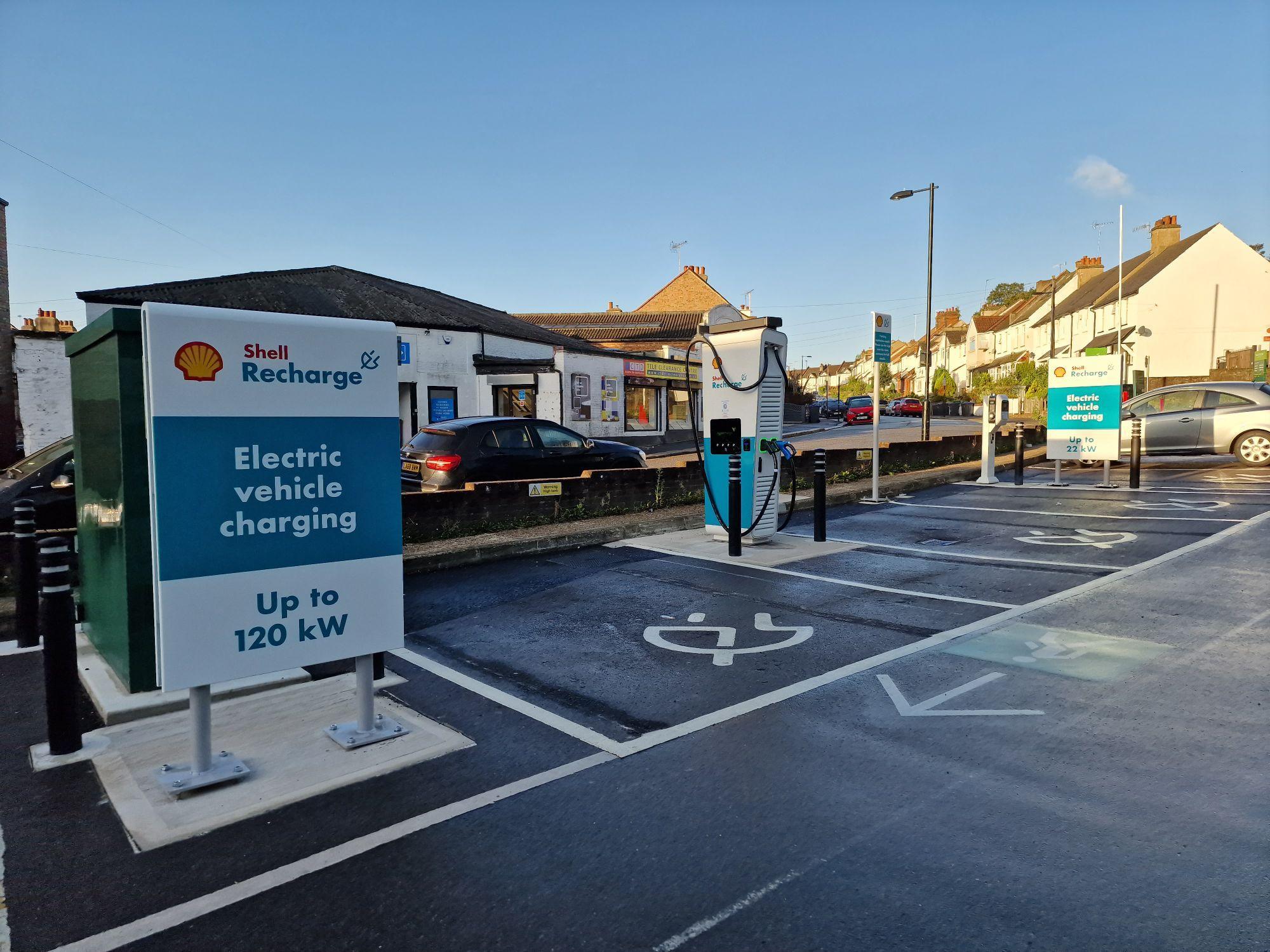 Shell Recharge Waitrose Coulsdon 1A Malcolm Rd, Coulsdon CR5 2DB, UK