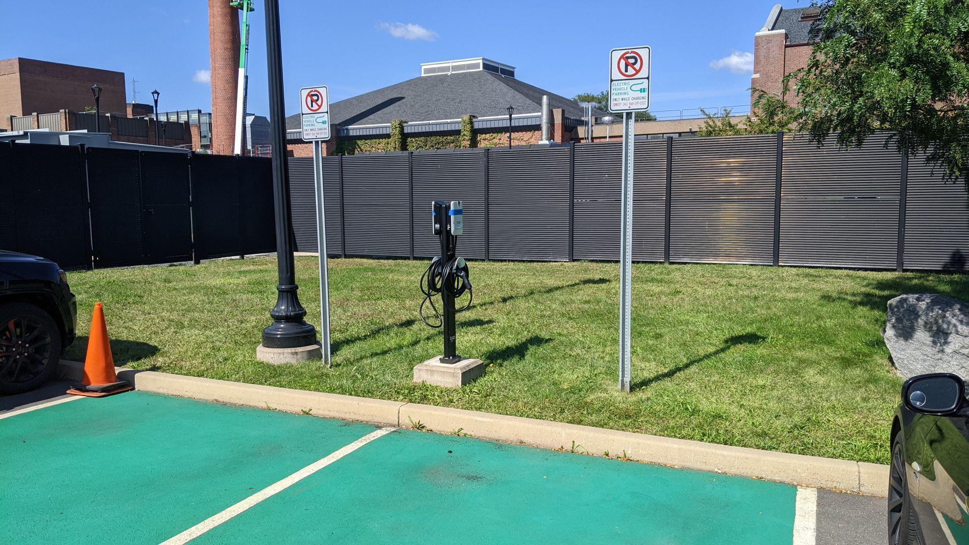 Trinity College Student Parking Lot Hartford, CT EV Station