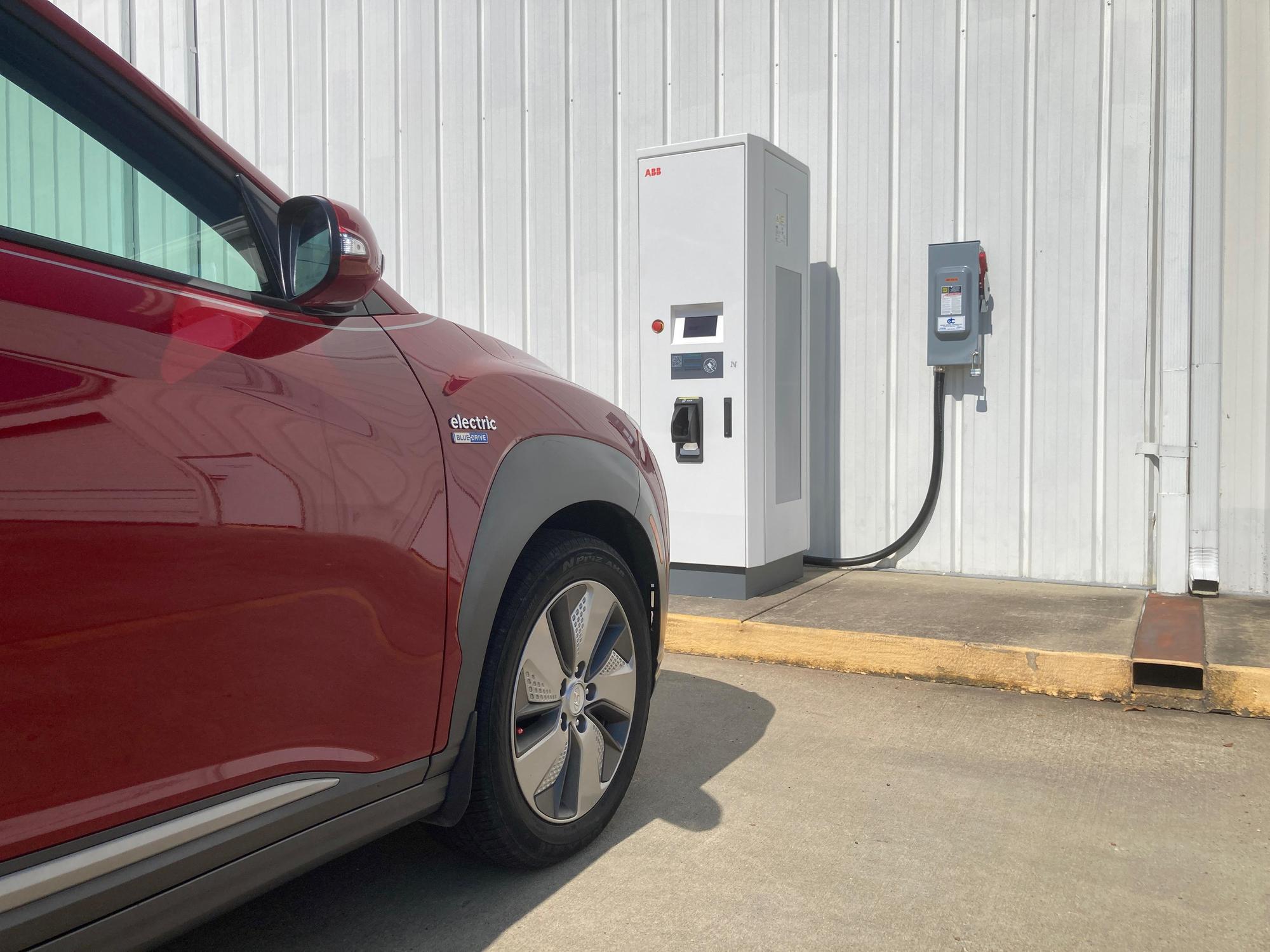 Dossett GMC Cadillac Hattiesburg, MS EV Station