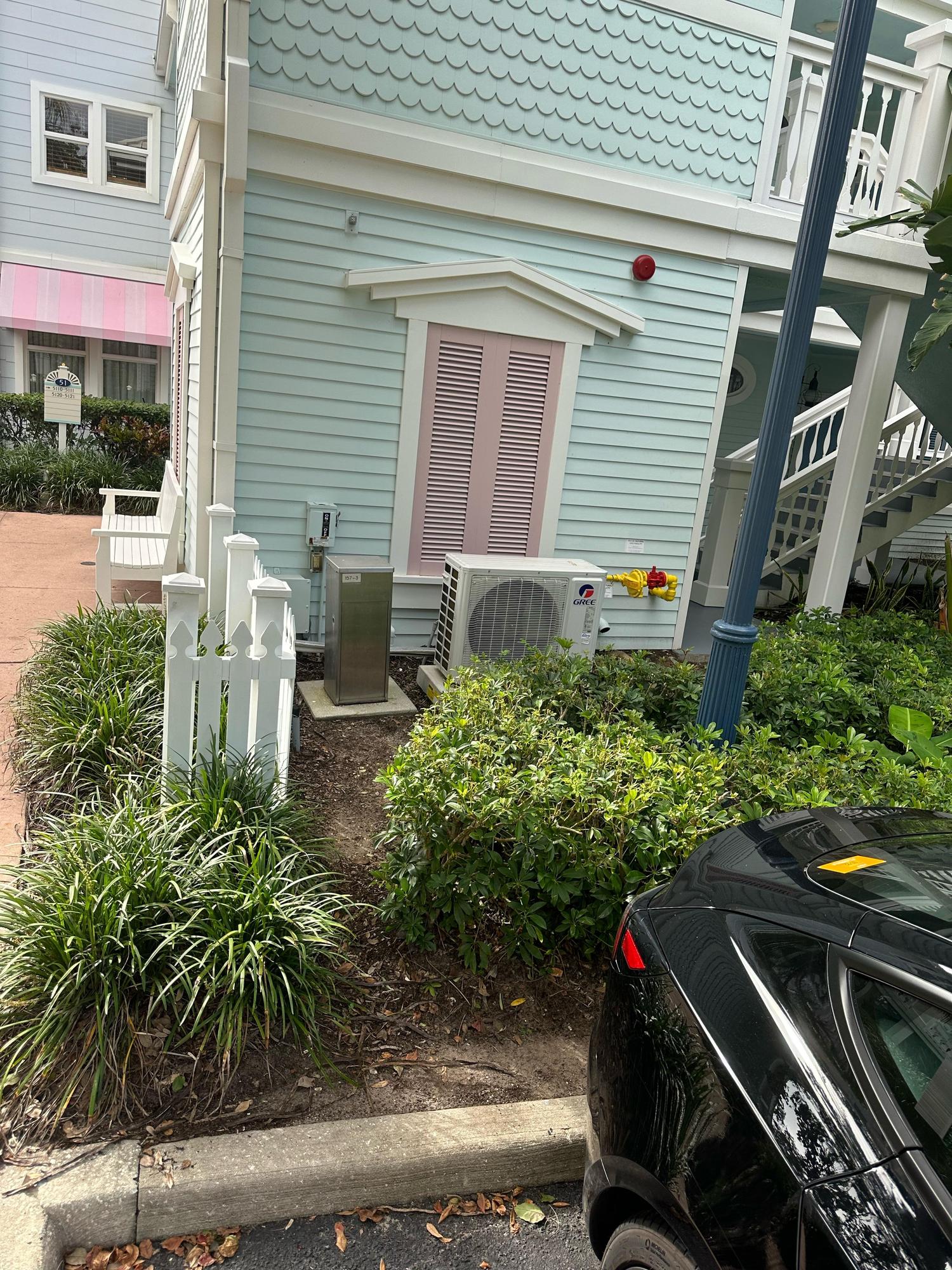 Old Key West exterior outlets Orlando, FL EV Station