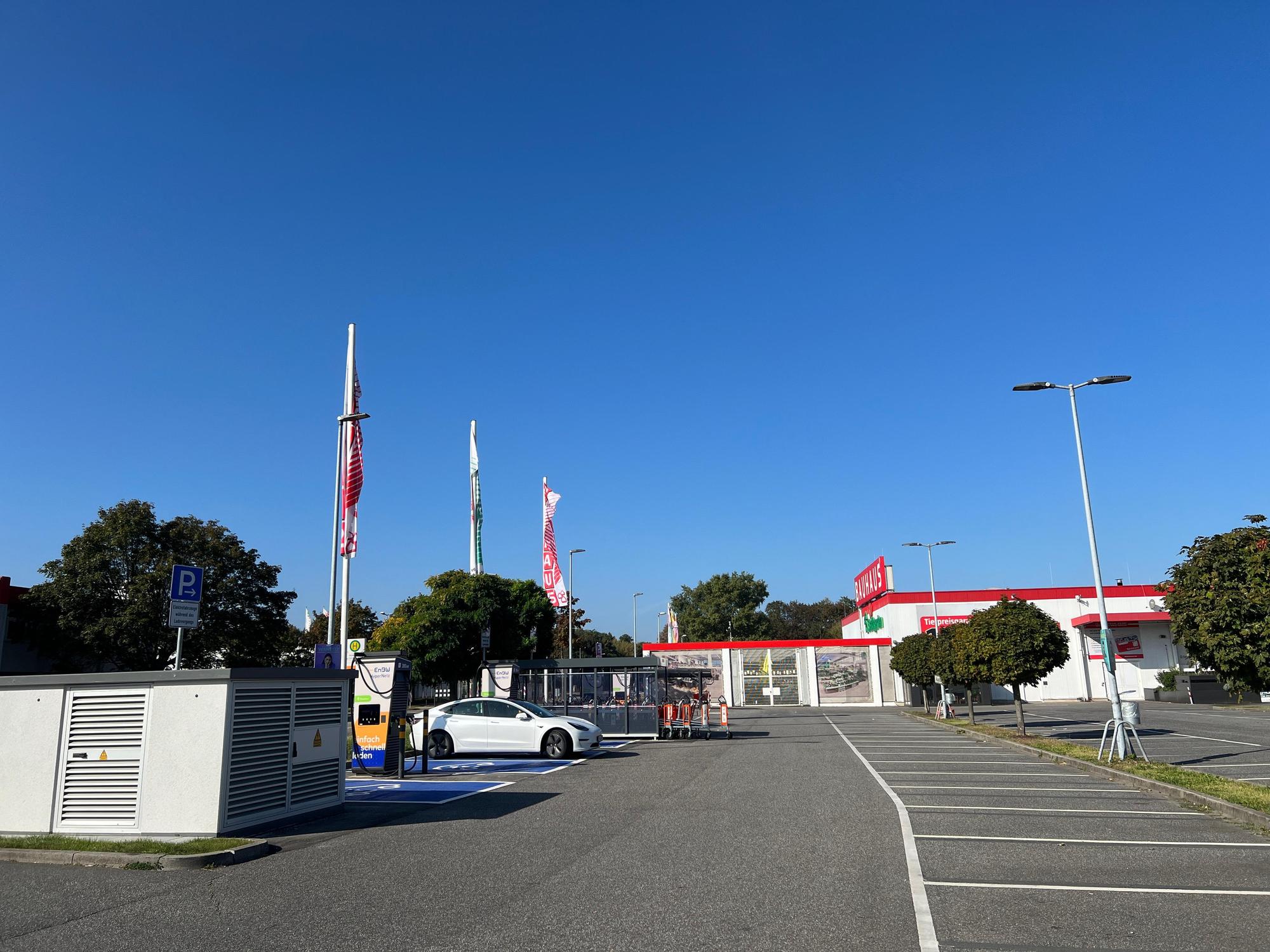 BAUHAUS MannheimMallau MA, BW EV Station