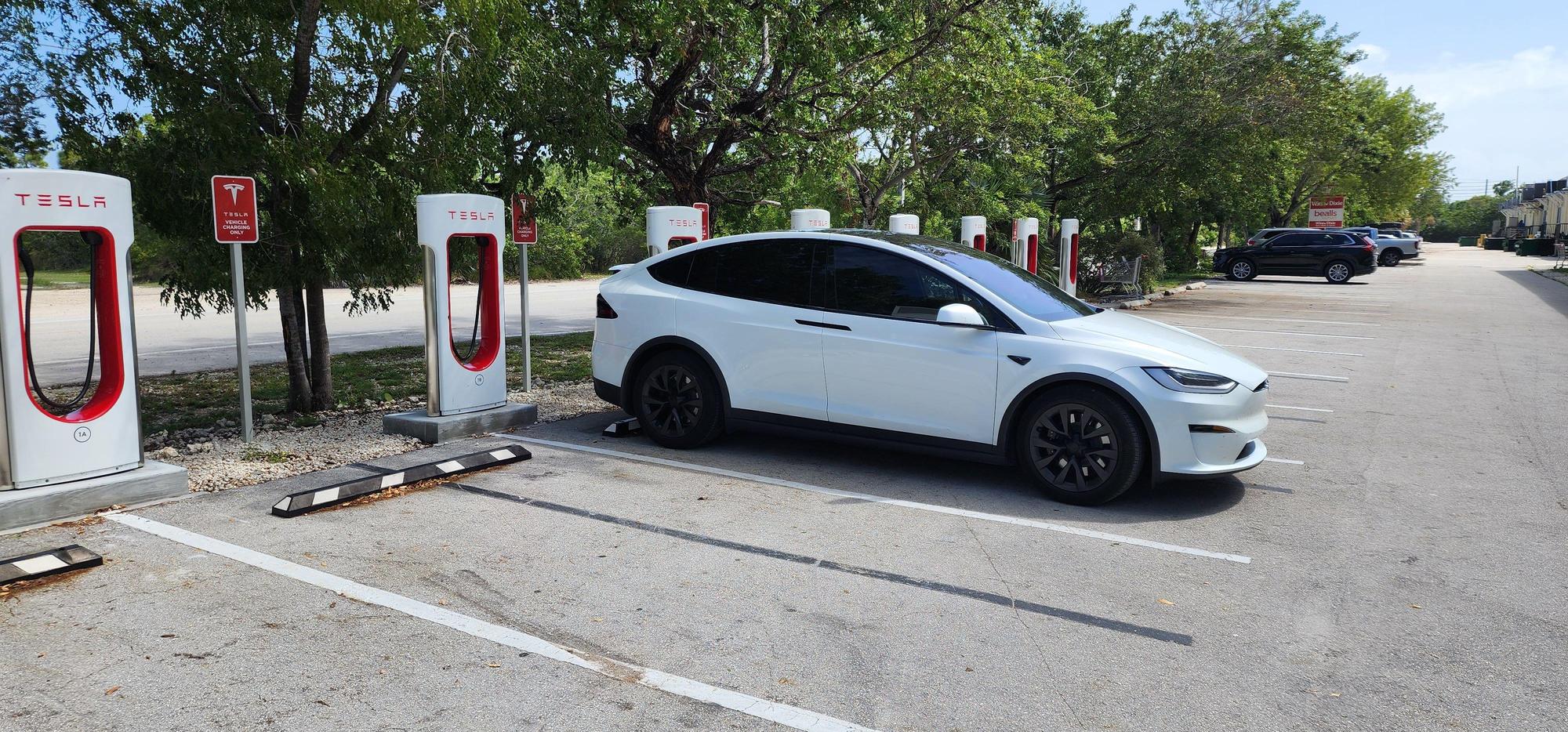 Winn Dixie at Big Pine Key Shopping Center Big Pine Key, FL EV Station