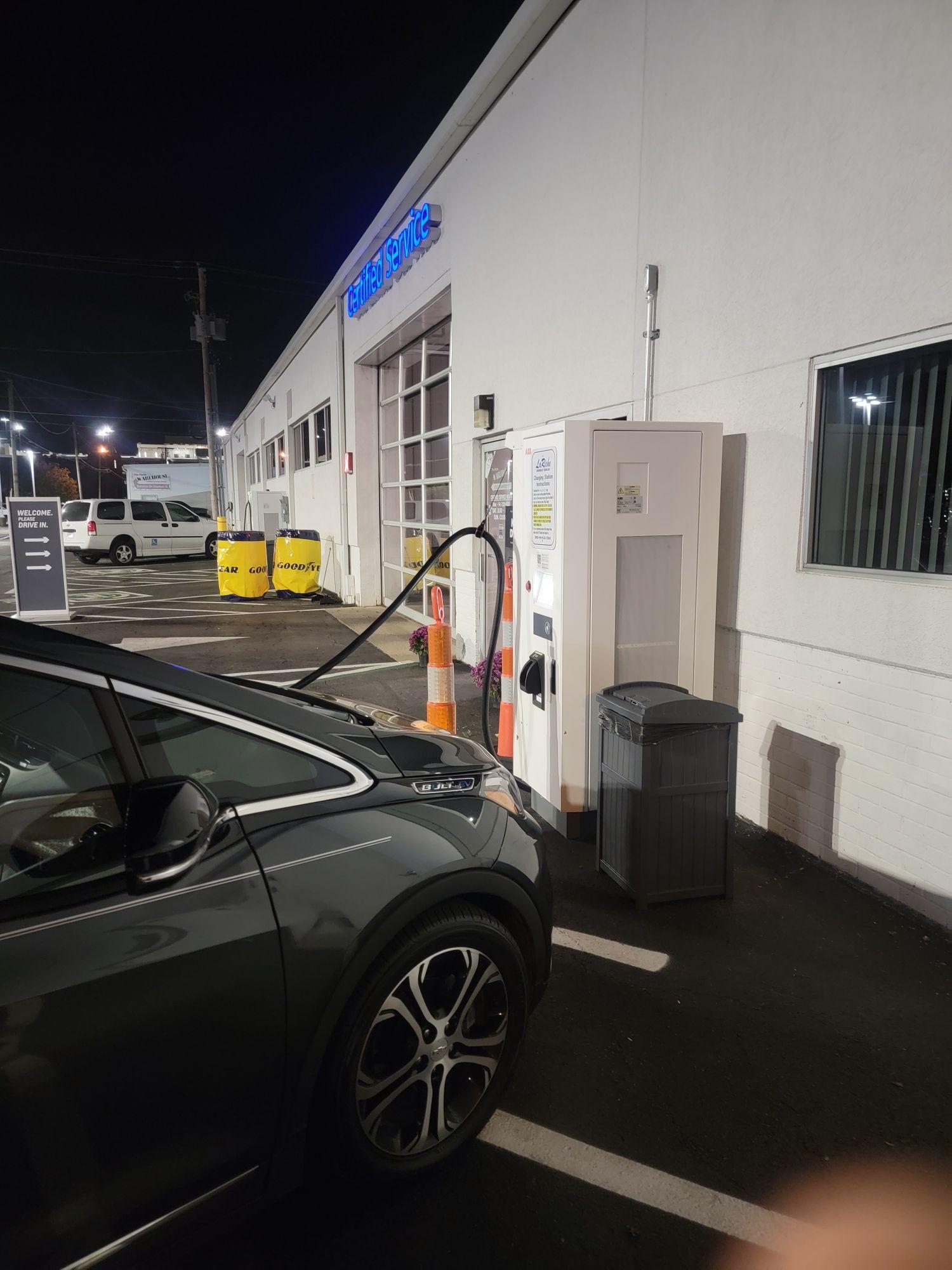 LaRiche Chevrolet Findlay, OH EV Station
