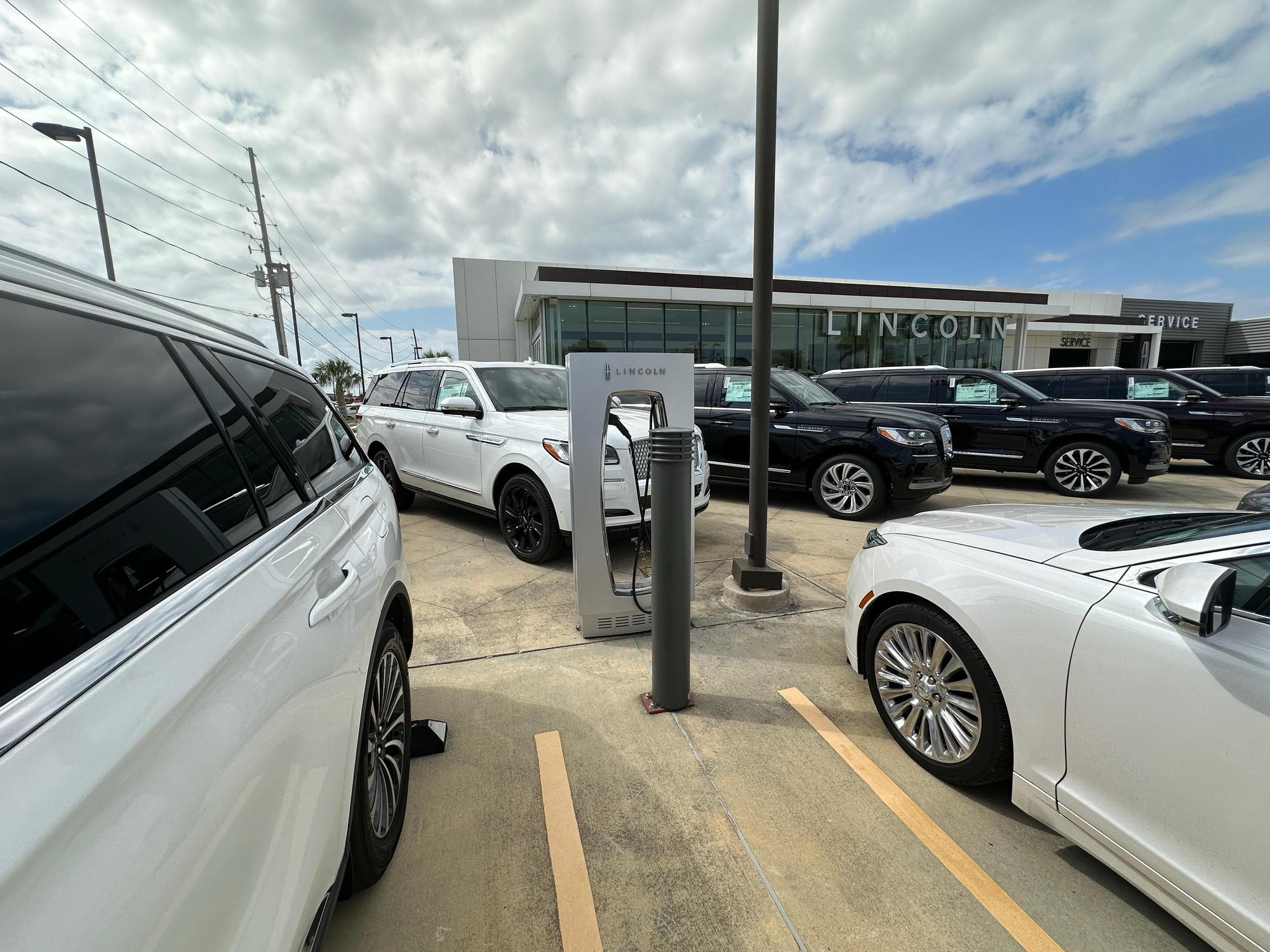 Lamarque Lincoln Kenner, LA EV Station