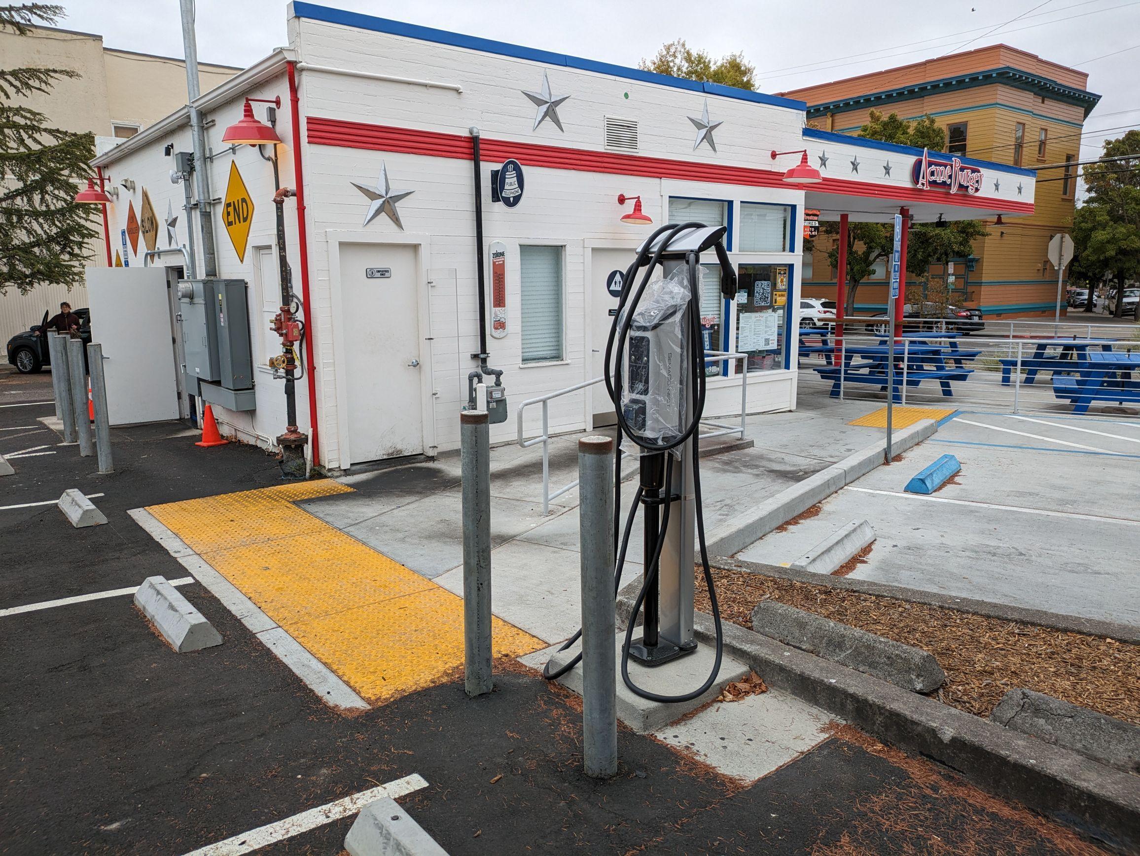 Foss Vineyards Petaluma, CA EV Station