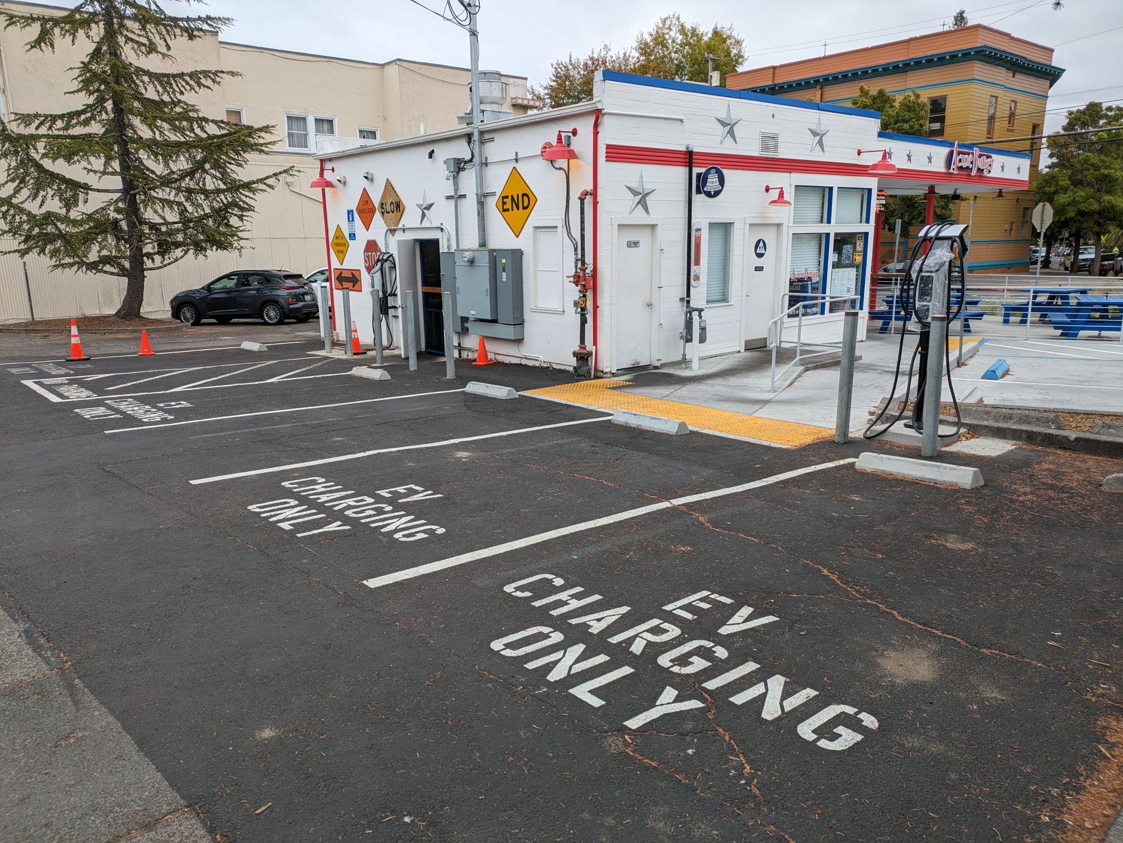 Foss Vineyards Petaluma, CA EV Station