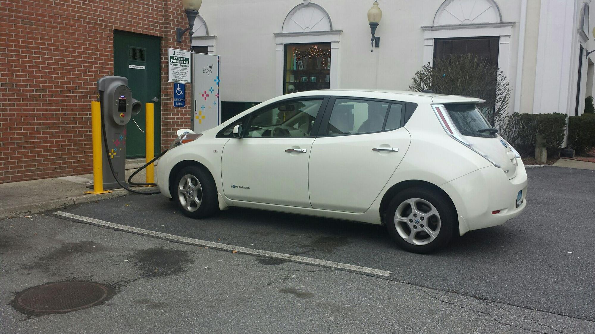 Tazza Cafe Katonah, NY EV Station