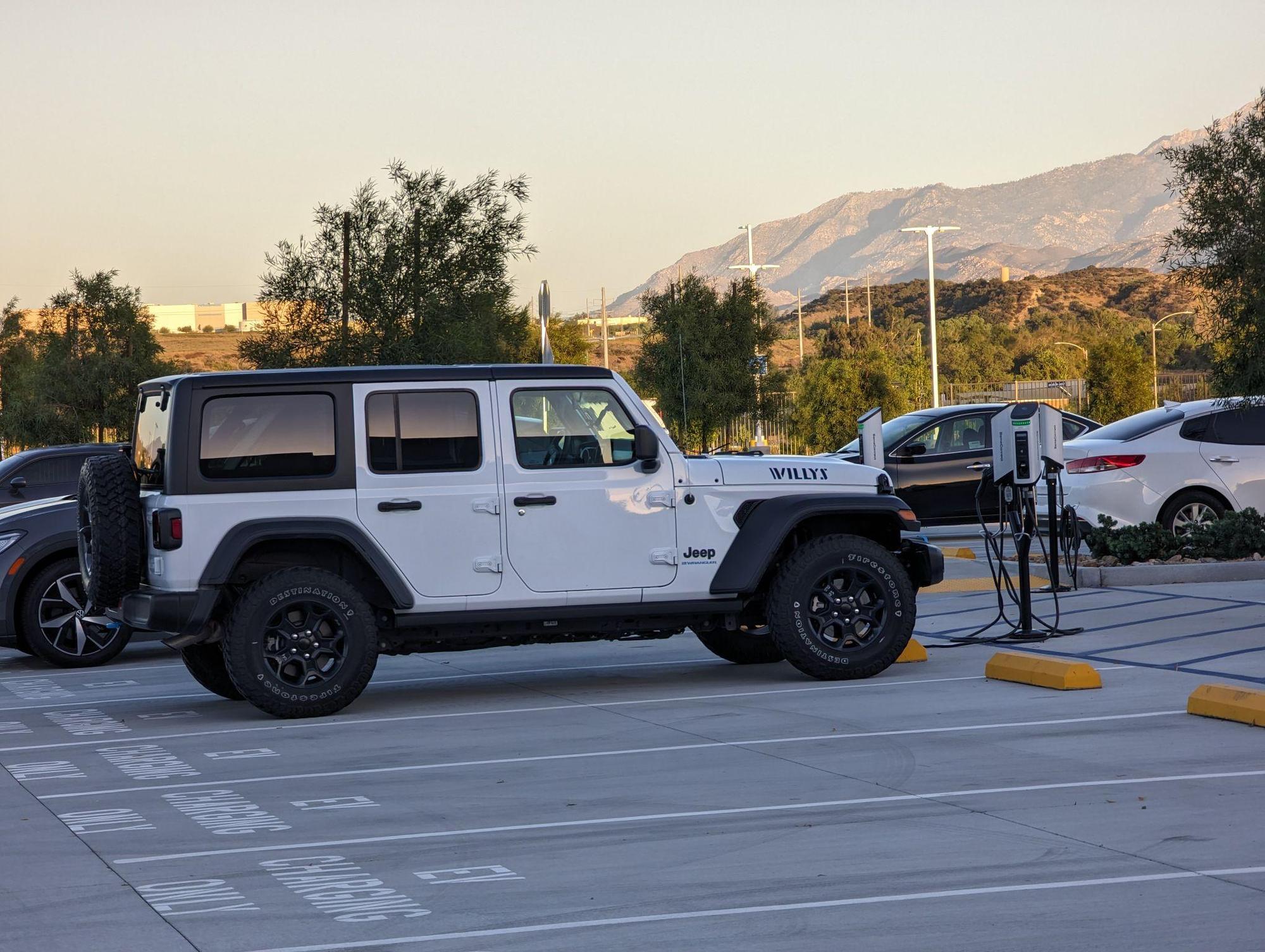 KRB7 Amazon (1) Beaumont, CA EV Station