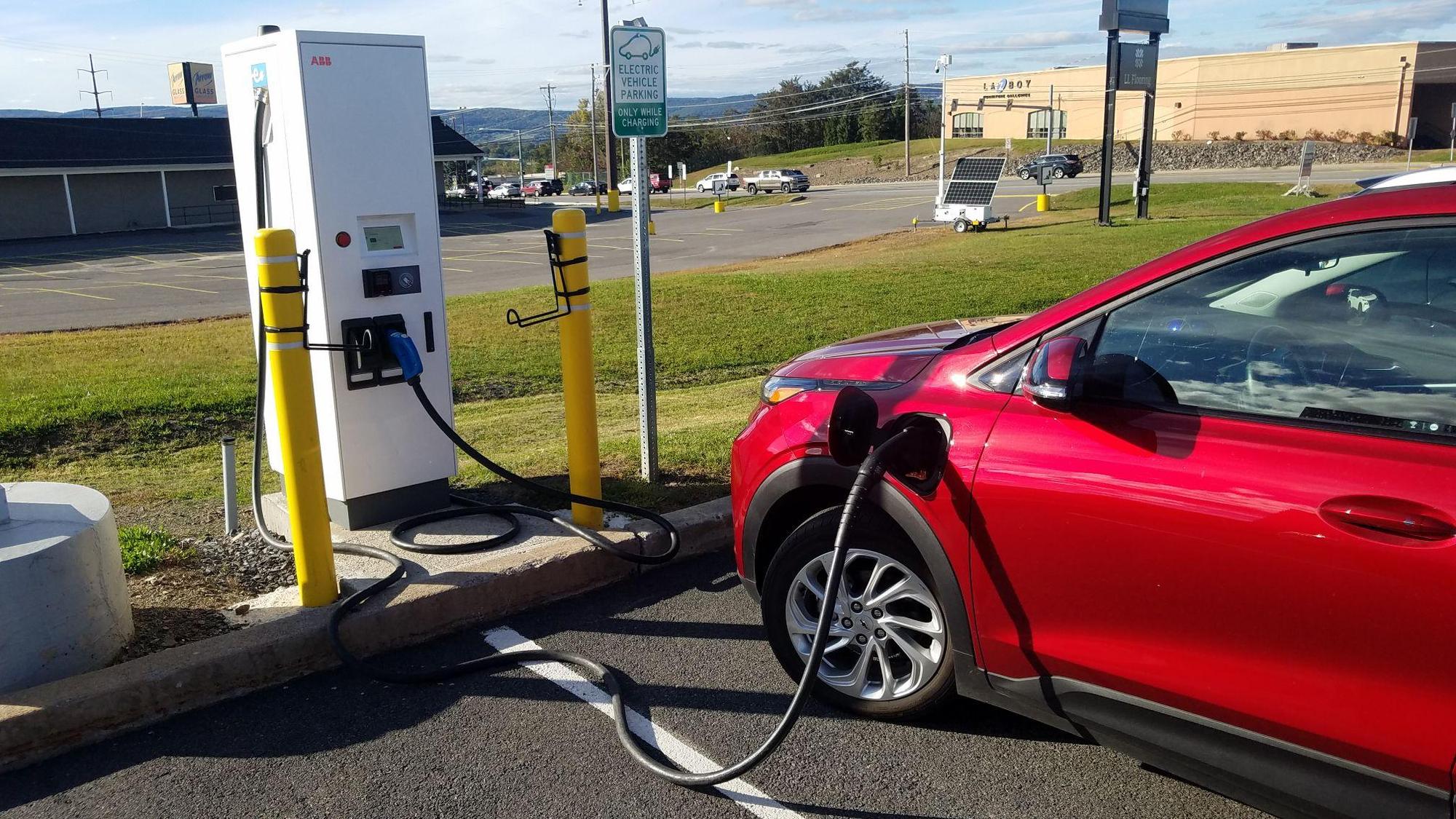 Ken Pollock Nissan WilkesBarre Township, PA EV Station