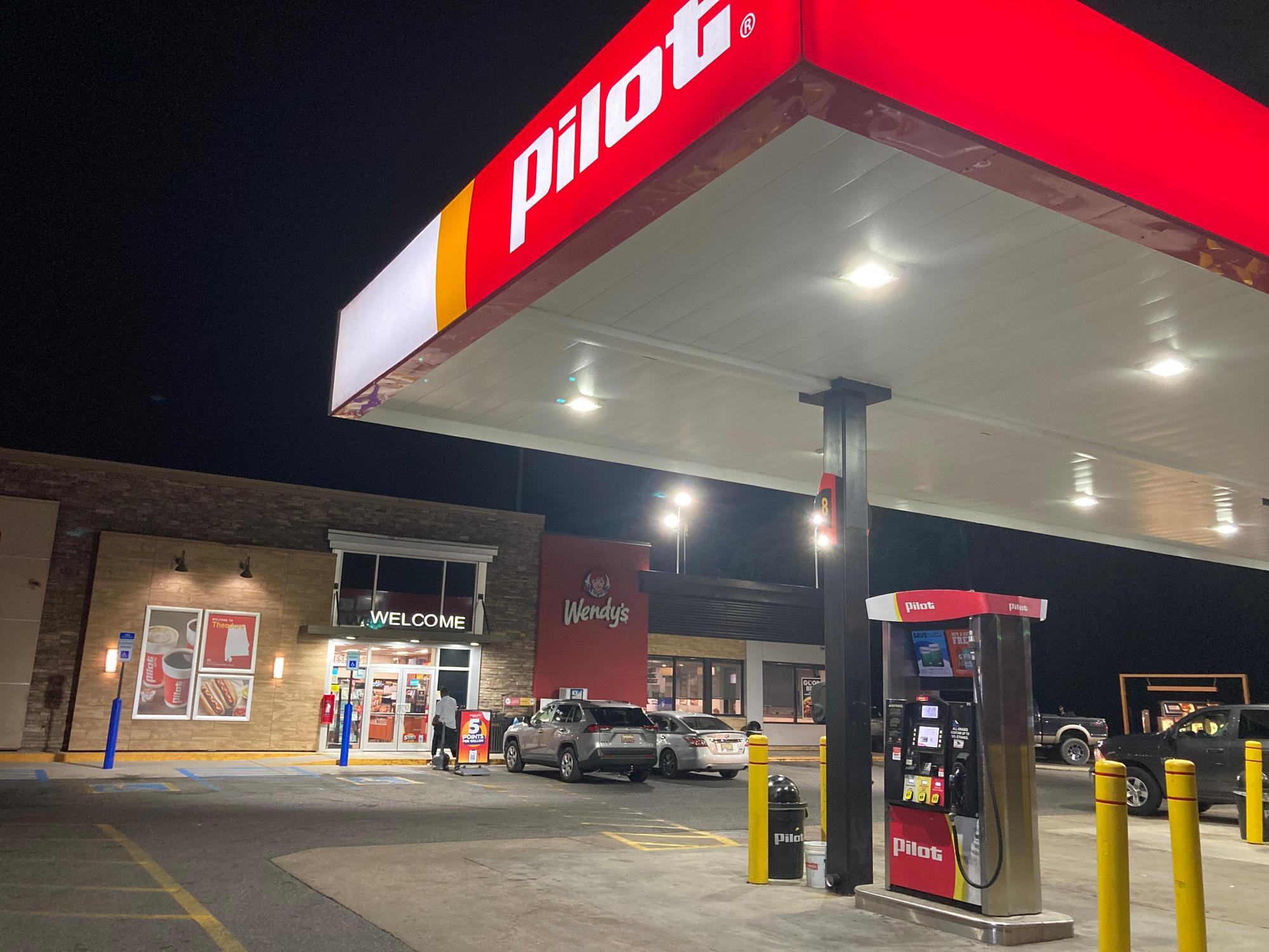 Pilot Travel Center - hln3yp5