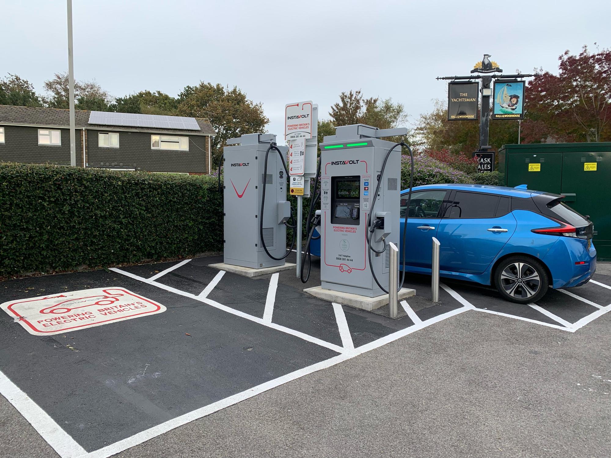 The Yachtsman Lake Drive, Hamworthy,Poole, BH15 4LW, UK EV Station