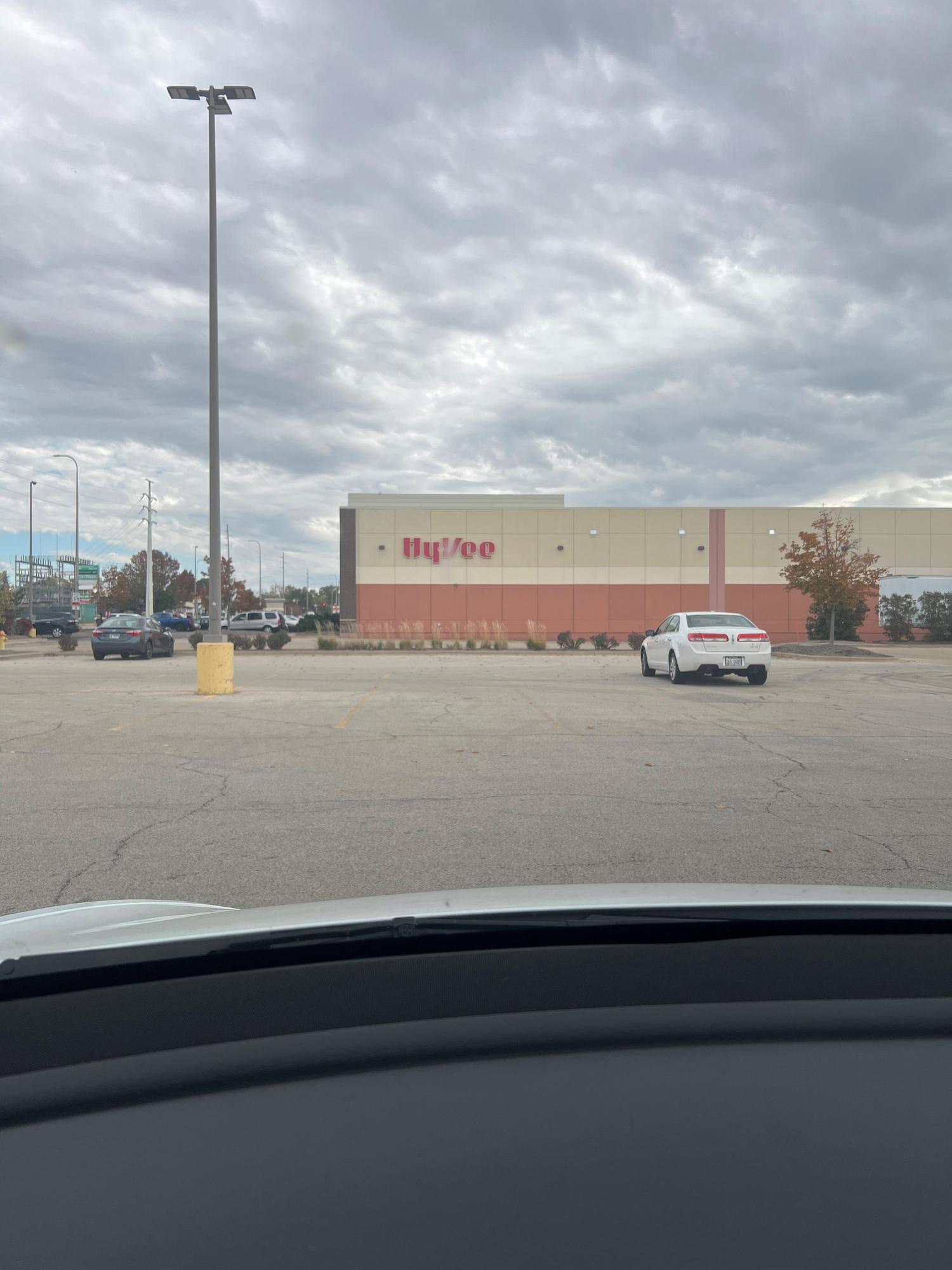 Sheridan Village HyVee Grocery Store Peoria, IL EV Station