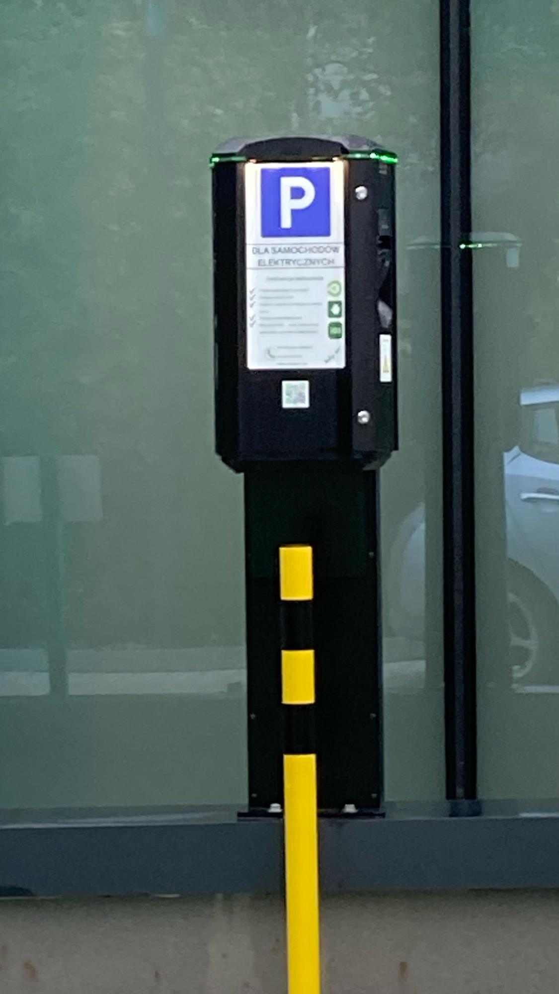 Plugbox LUXMED Kraków, Tischnera Kraków, Małopolskie EV Station