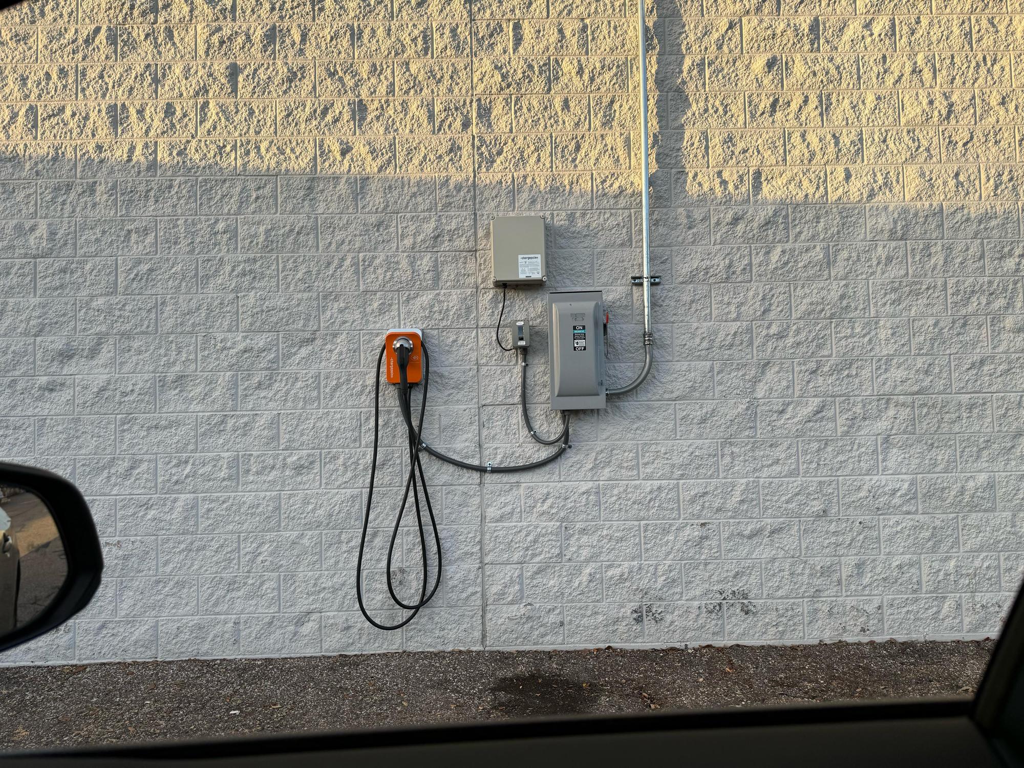Walmart of Gibsonton/ChargePoint Gibsonton, FL EV Station