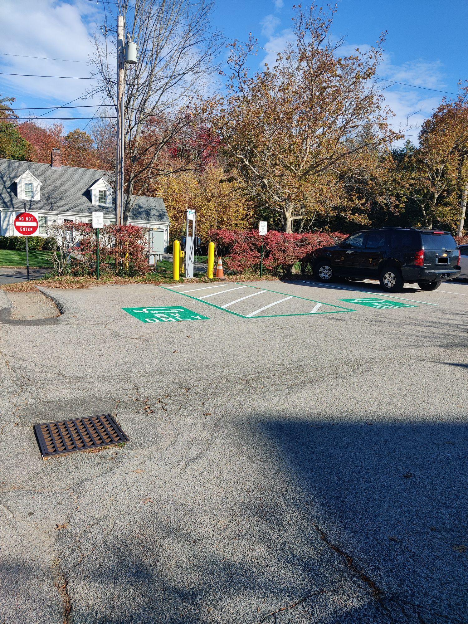 Hingham Town Hall Hingham, MA EV Station