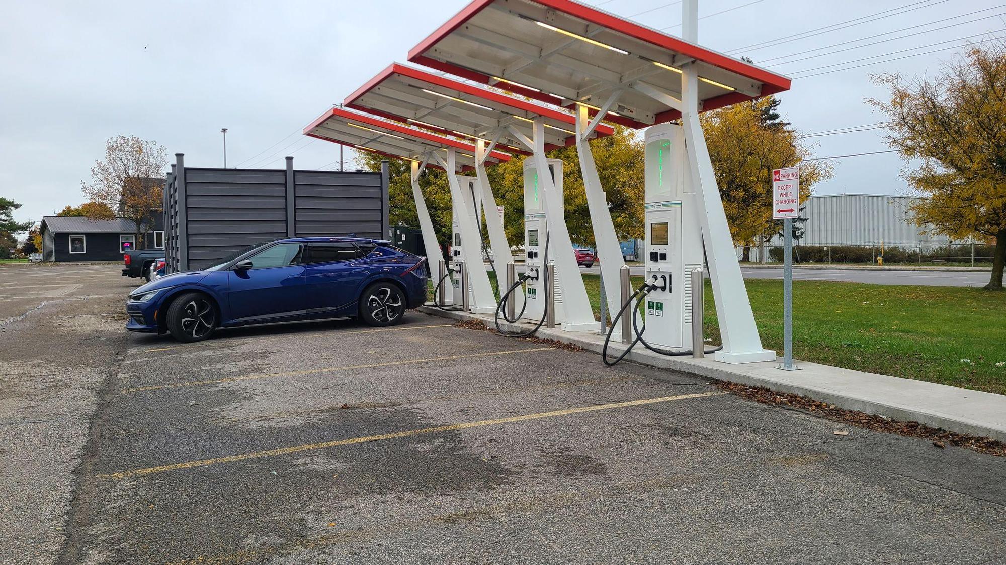 Canadian Tire Brockville Brockville, ON EV Station