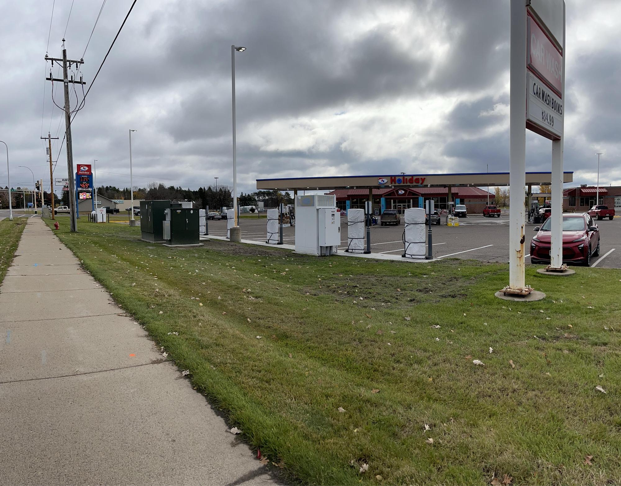 Holiday Stationstores Little Falls, MN EV Station