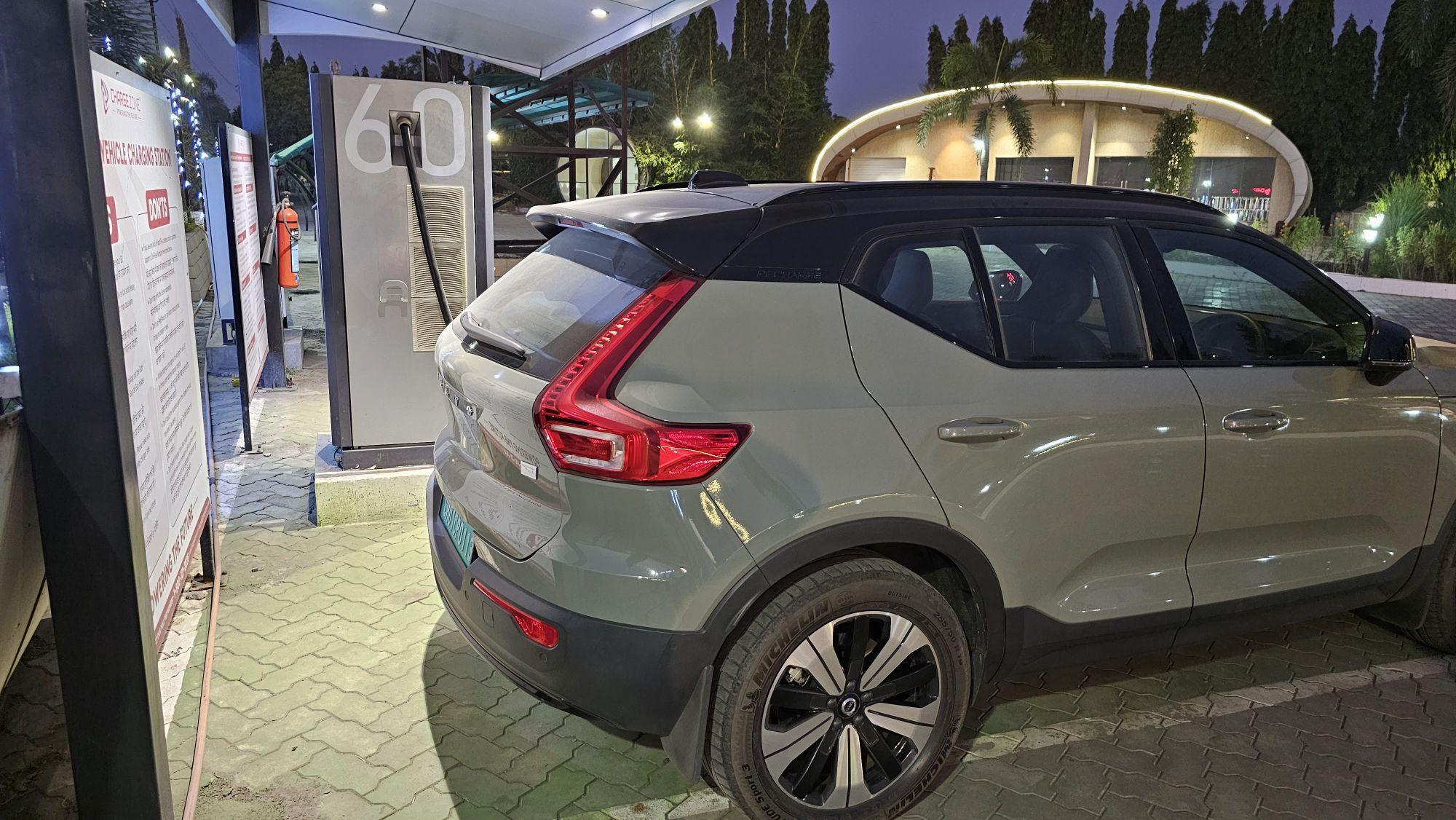 Food express ChargeZone FC (60kW) Vesma, GJ EV Station