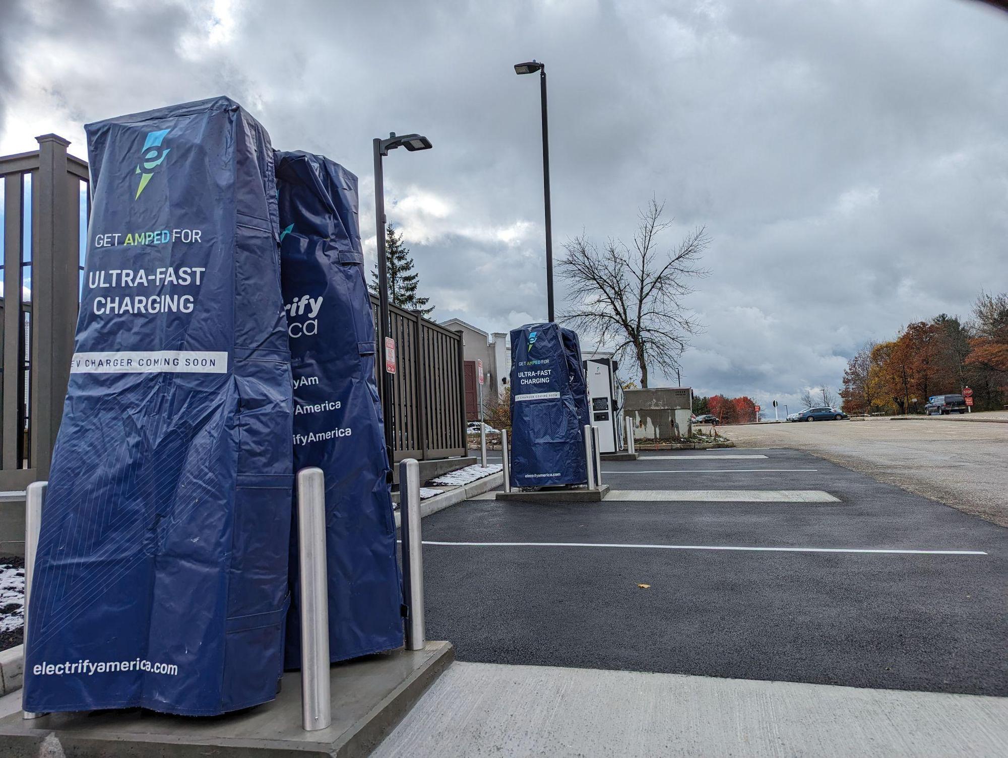 Lee Premium Outlets - North Lot | Lee, MA | EV Station