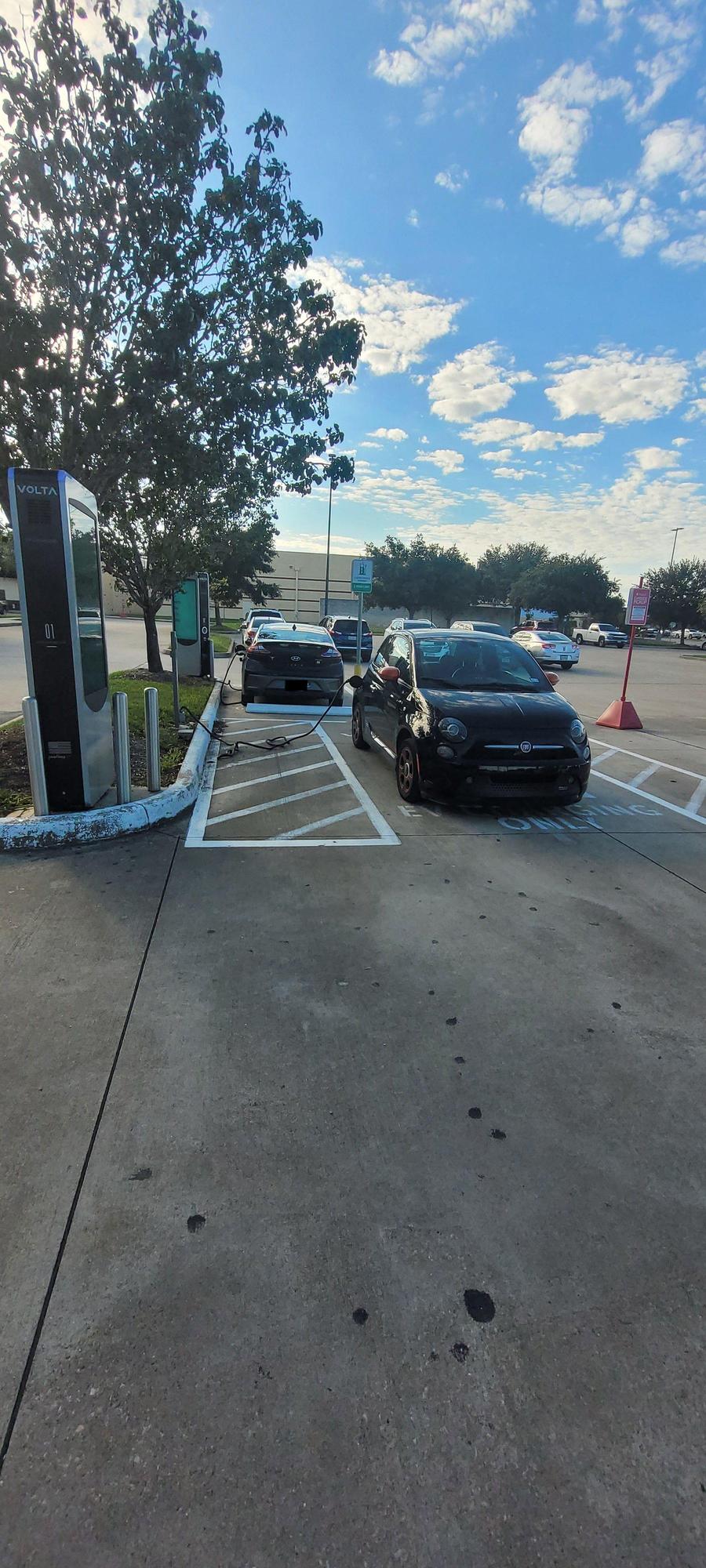 Pearland Town Center Macy's Pearland, TX EV Station