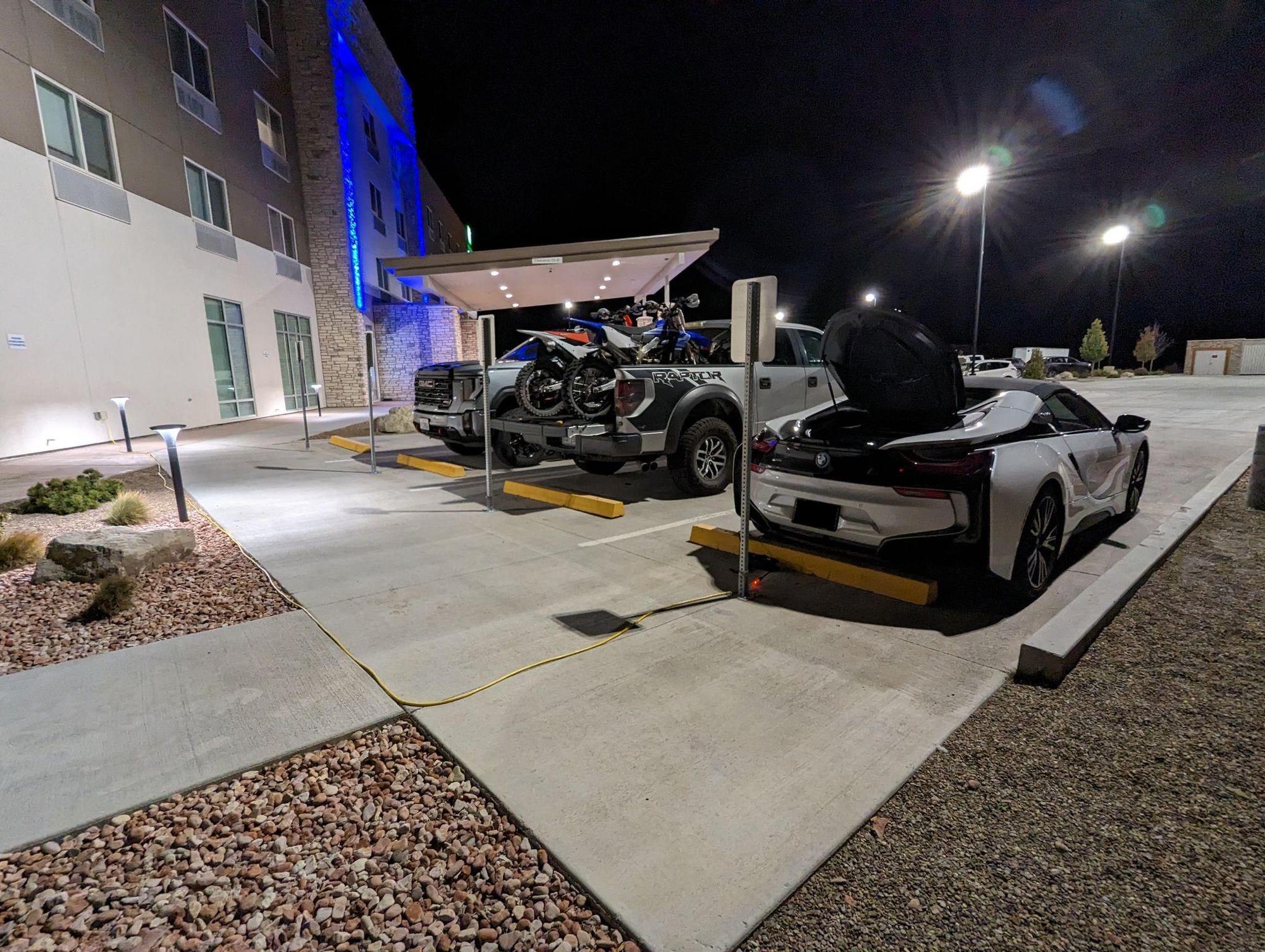 Holiday Inn Express & Suites Green River Green River, UT EV Station