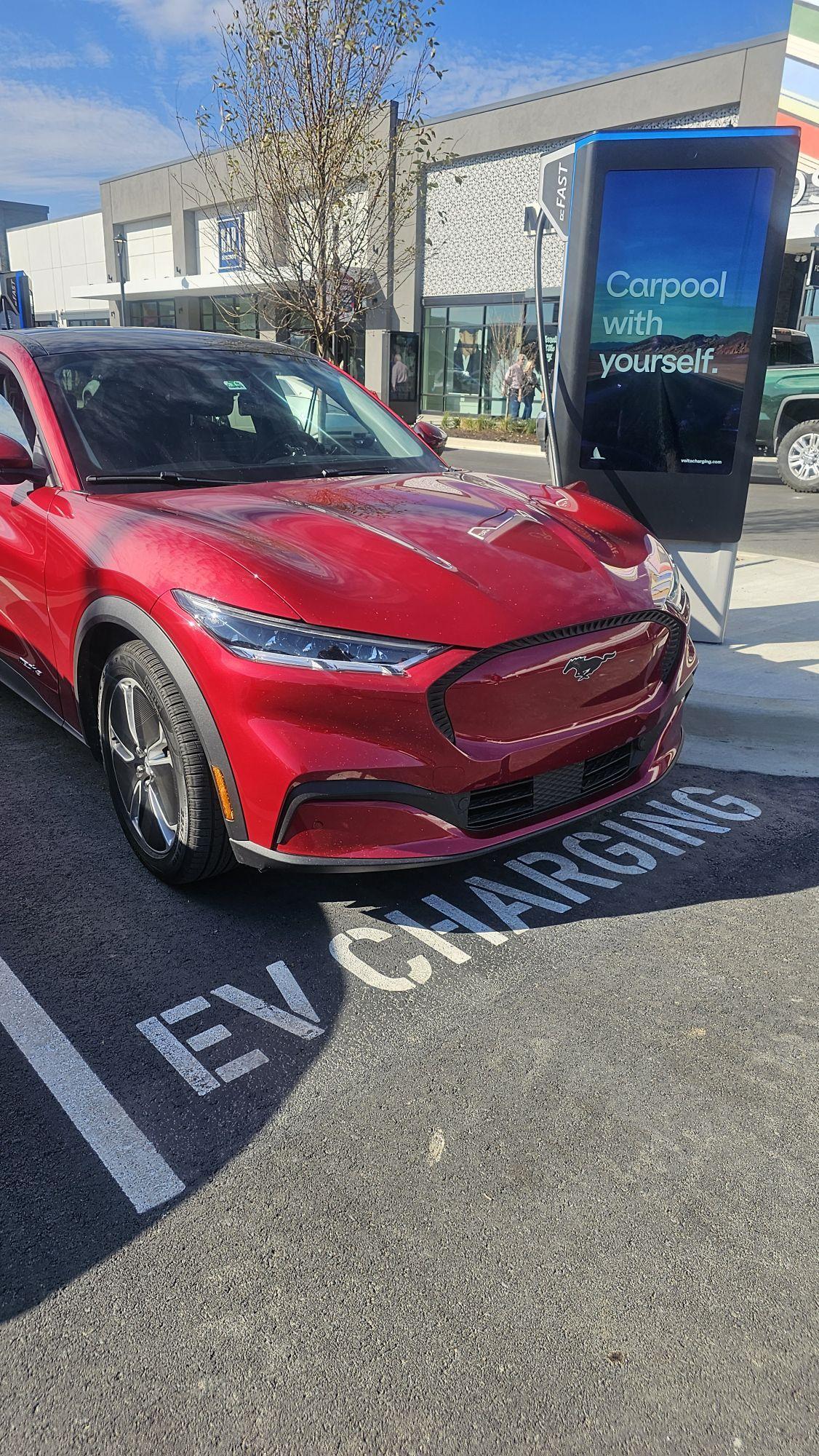 Tanger Outlets Fossil Nashville, TN EV Station
